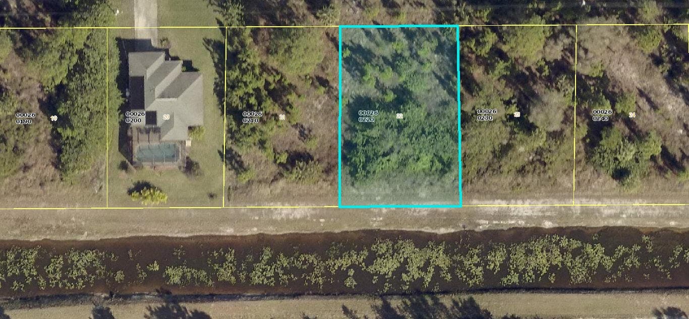 956 Candlelight Drive, Lehigh Acres, FL 33974 3