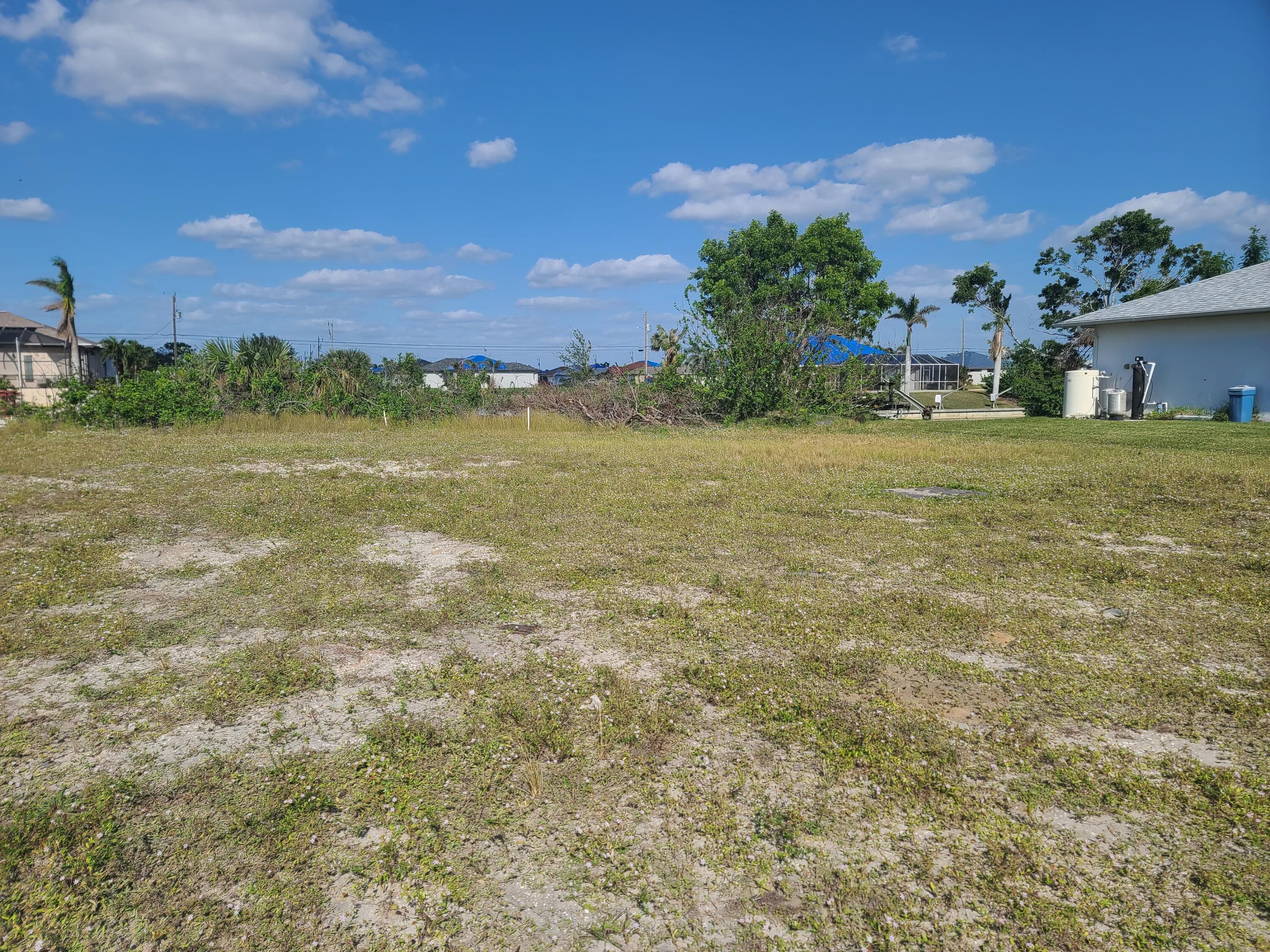 725 NW 8th Terrace, Cape Coral, FL 33993 8