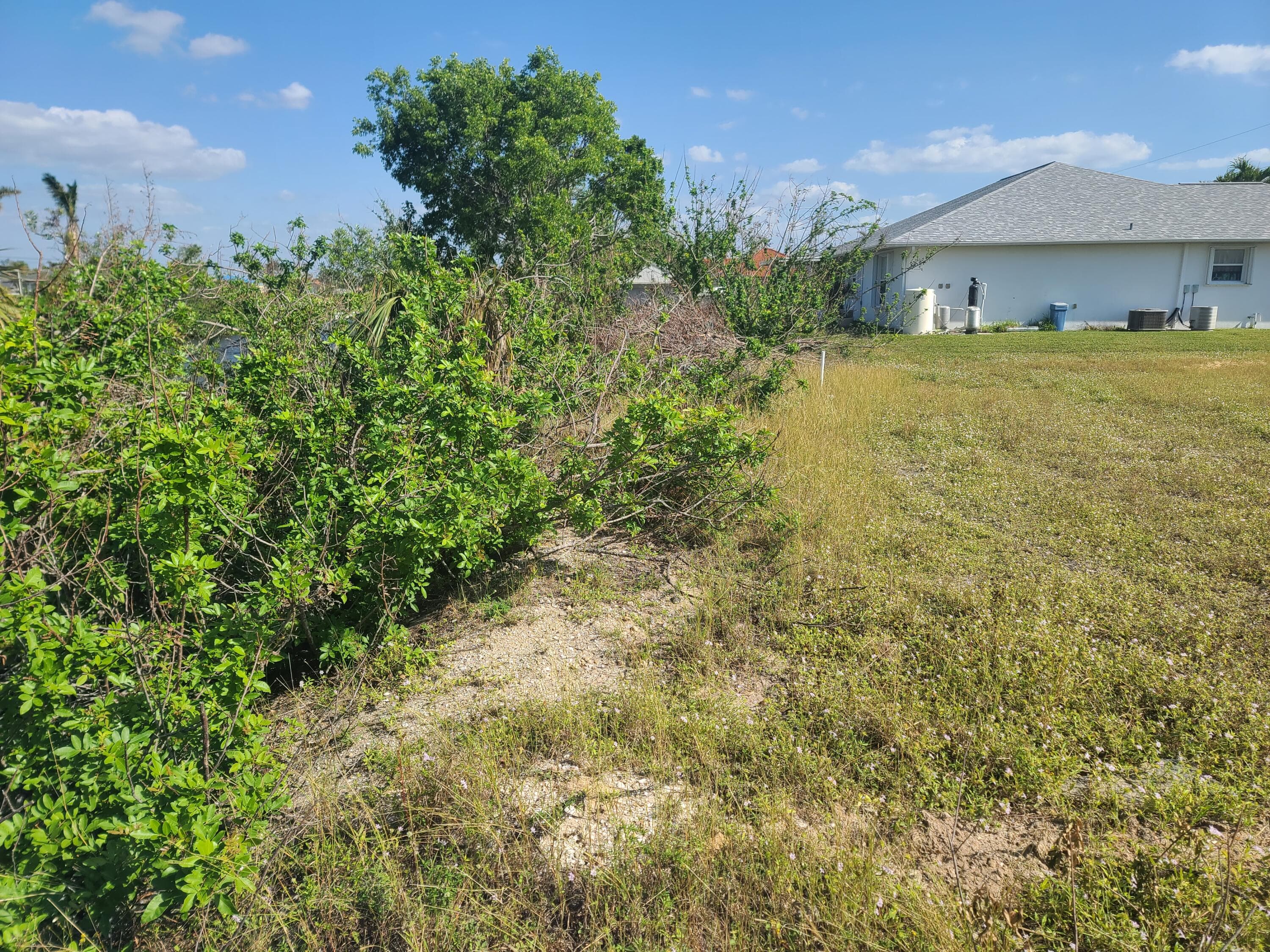 725 NW 8th Terrace, Cape Coral, FL 33993 12