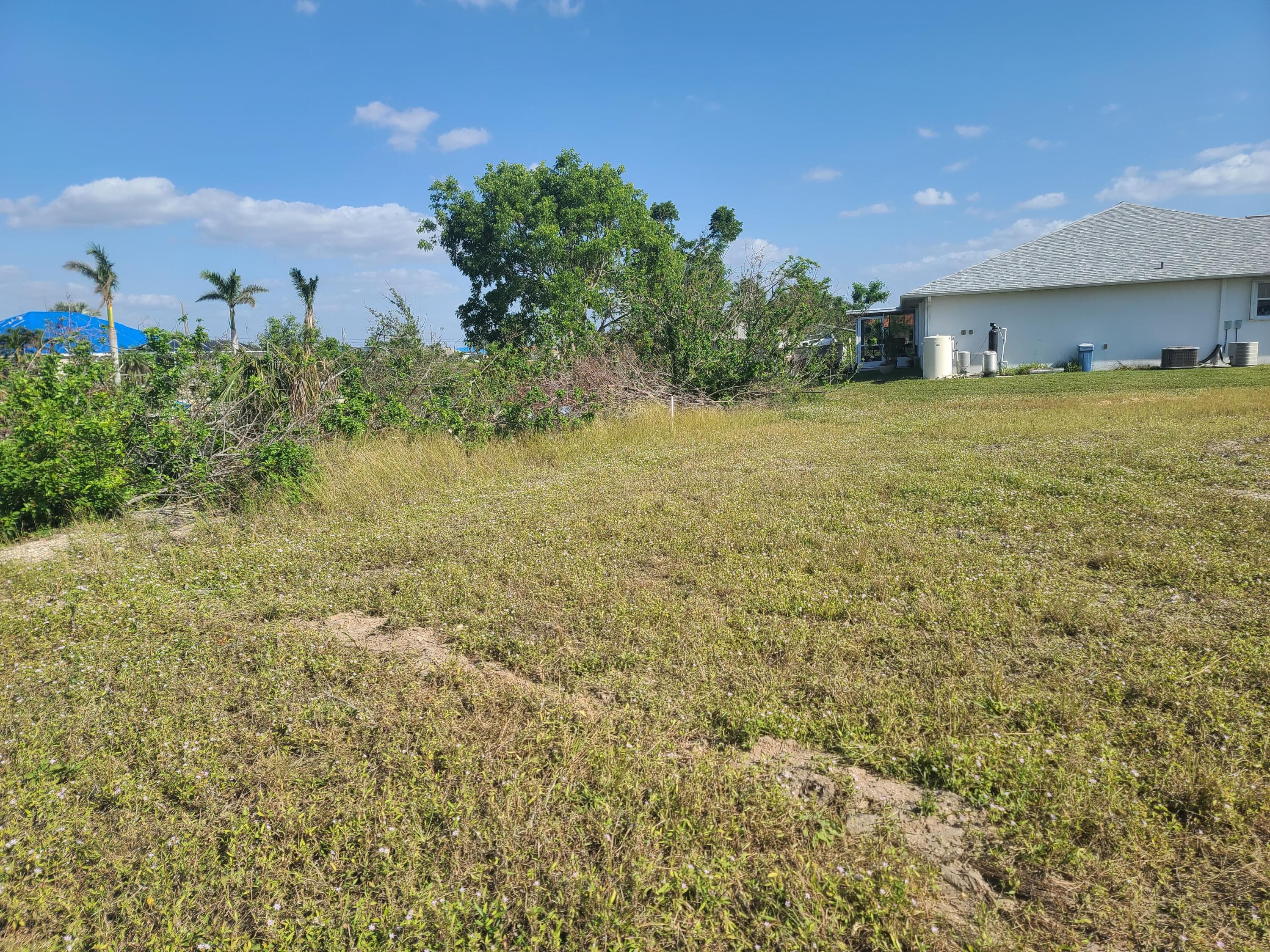 725 NW 8th Terrace, Cape Coral, FL 33993 14
