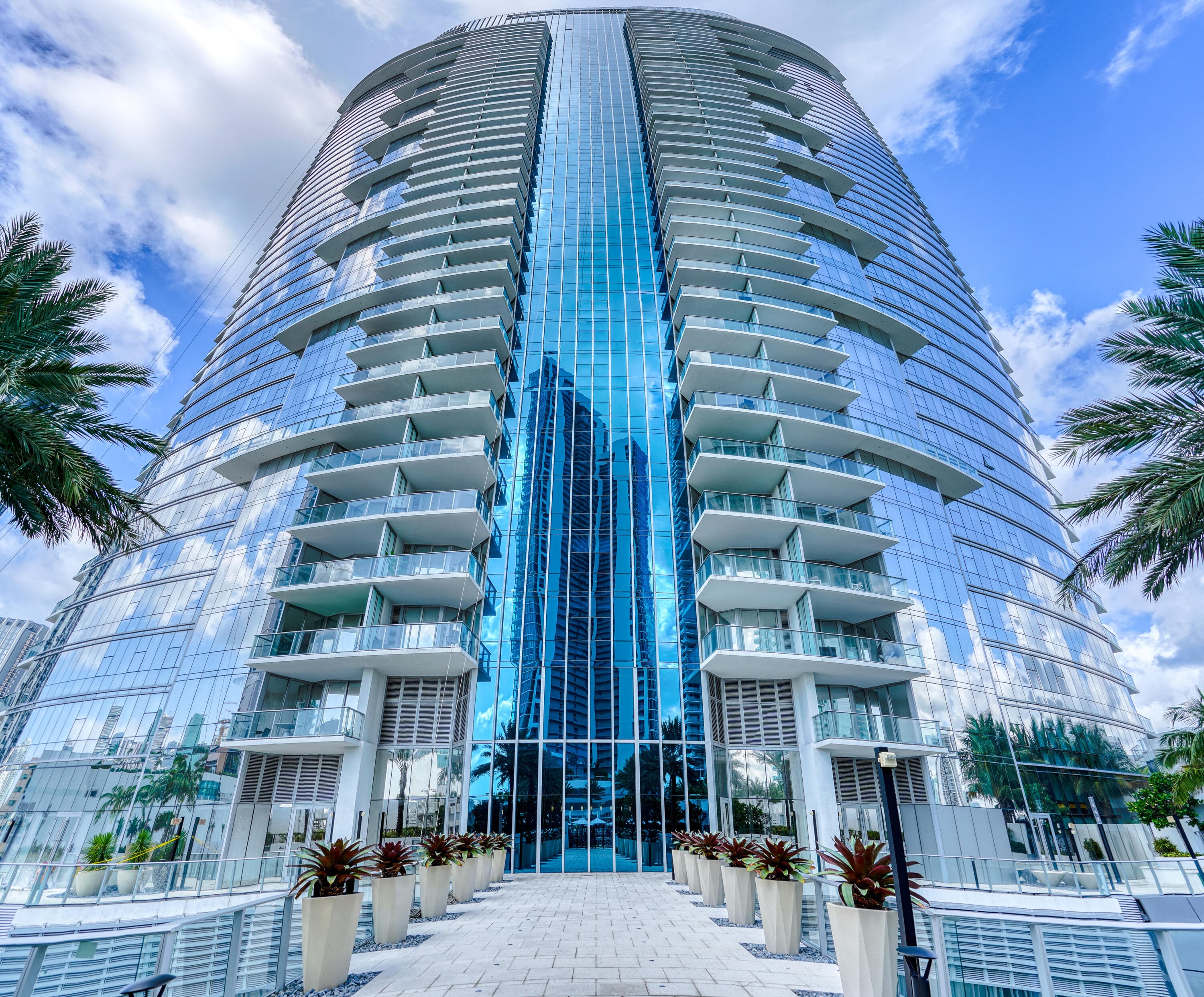851 NE 1st Avenue 812, Miami, FL 33132 13
