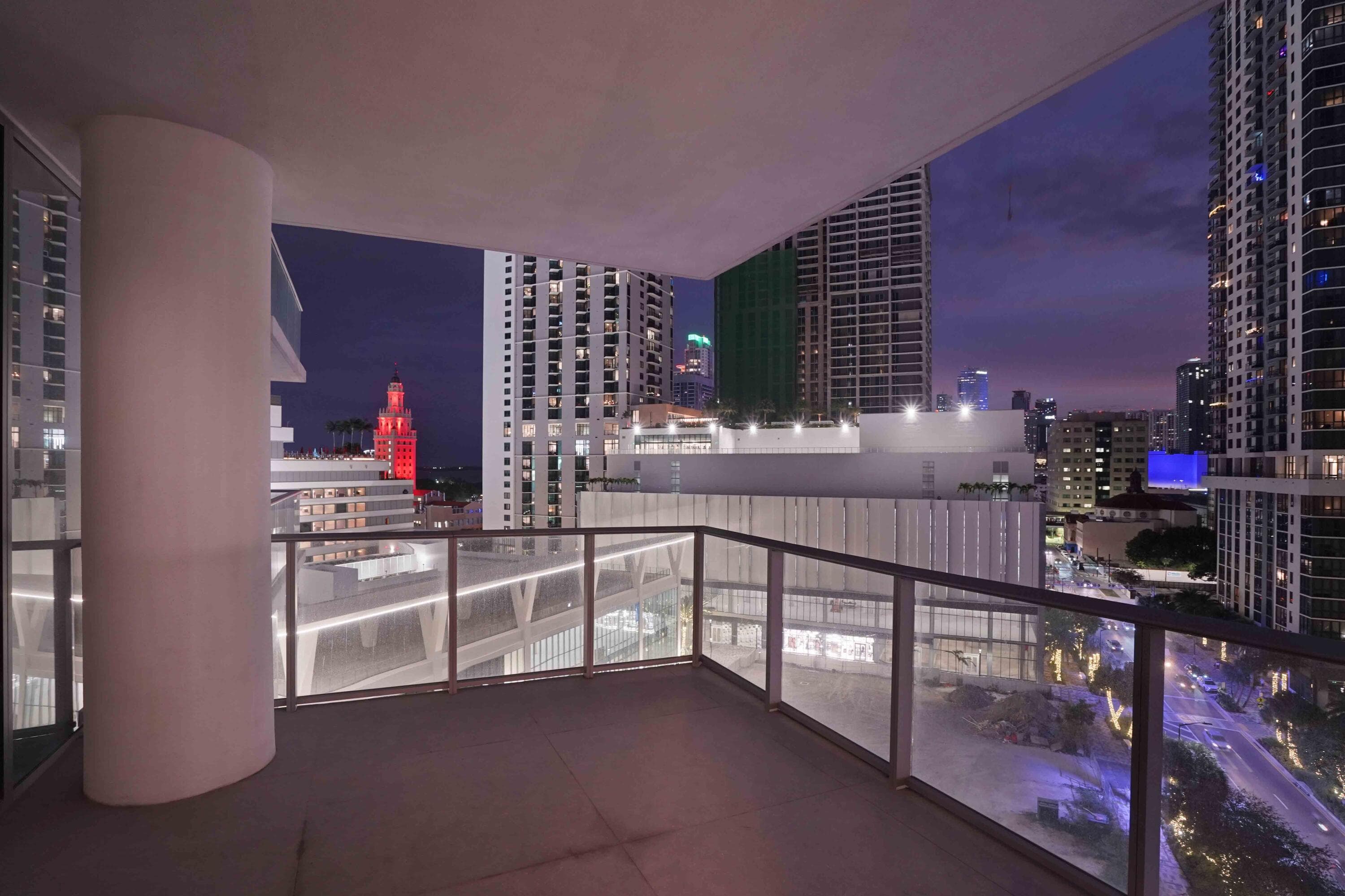 851 NE 1st Avenue 812, Miami, FL 33132 82