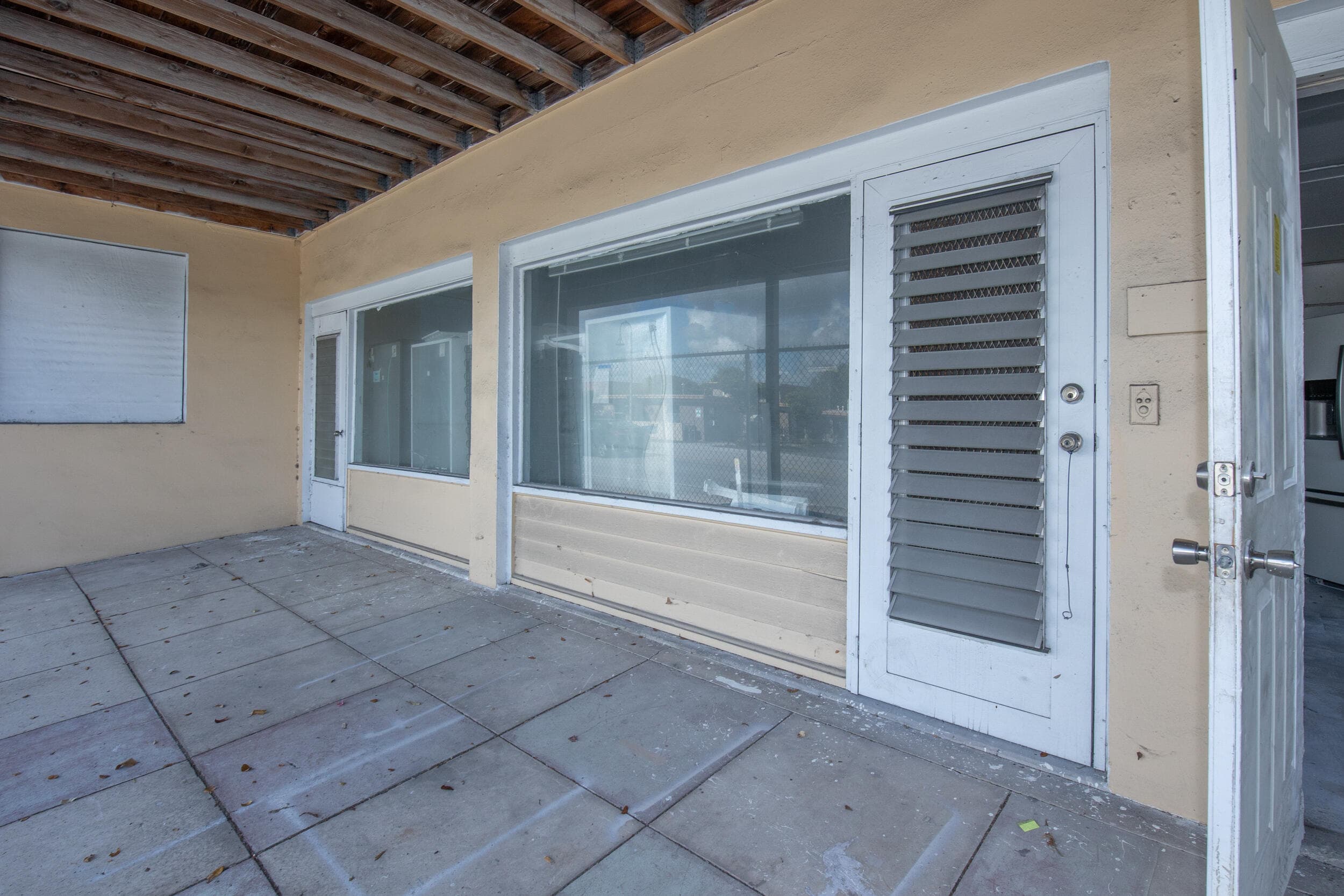 922/928 S Dixie Highway 922 & 928 & Back & Up, Lake Worth Beach, FL 33460 9