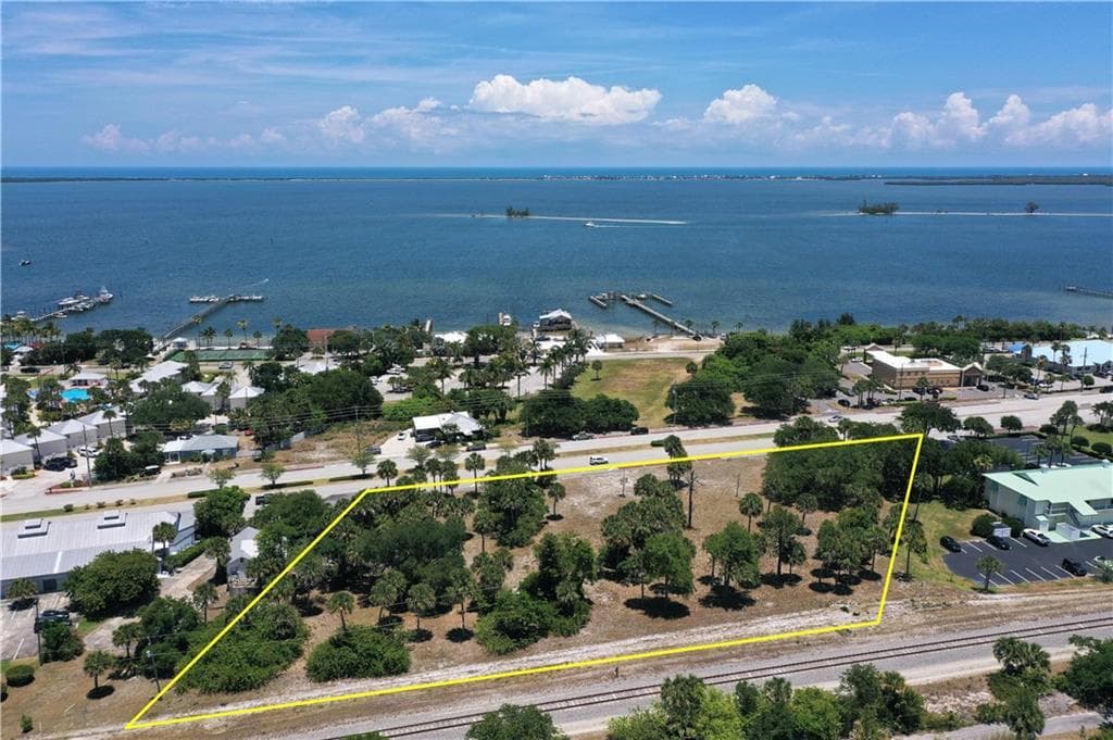 1531 Us Highway 1 Highway, Sebastian, FL 32958