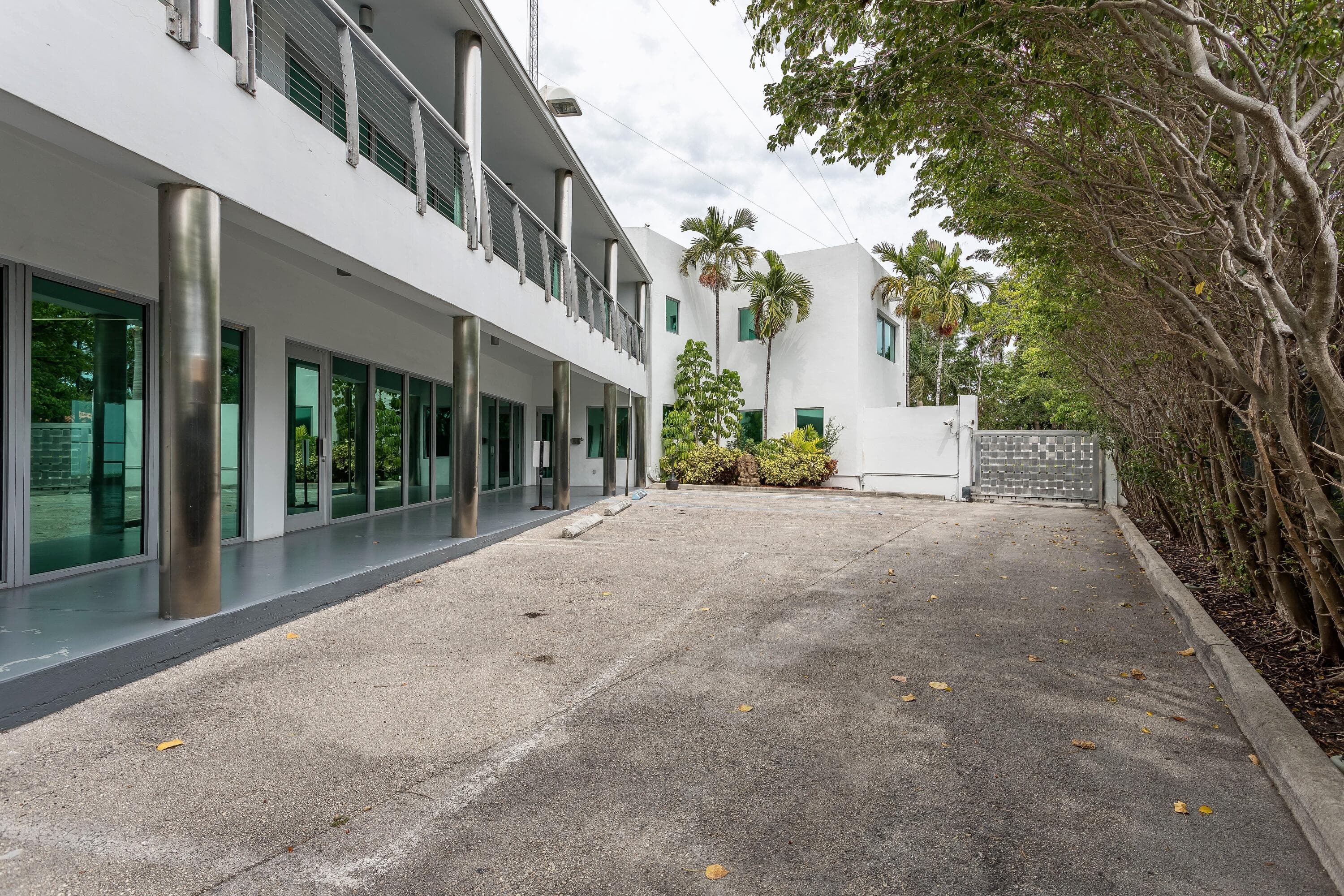 5020 Biscayne Boulevard, Miami, FL 33137 3