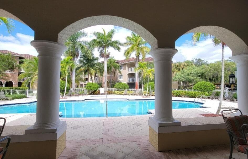 6533 Emerald Dunes Drive 304, West Palm Beach, FL 33411 19