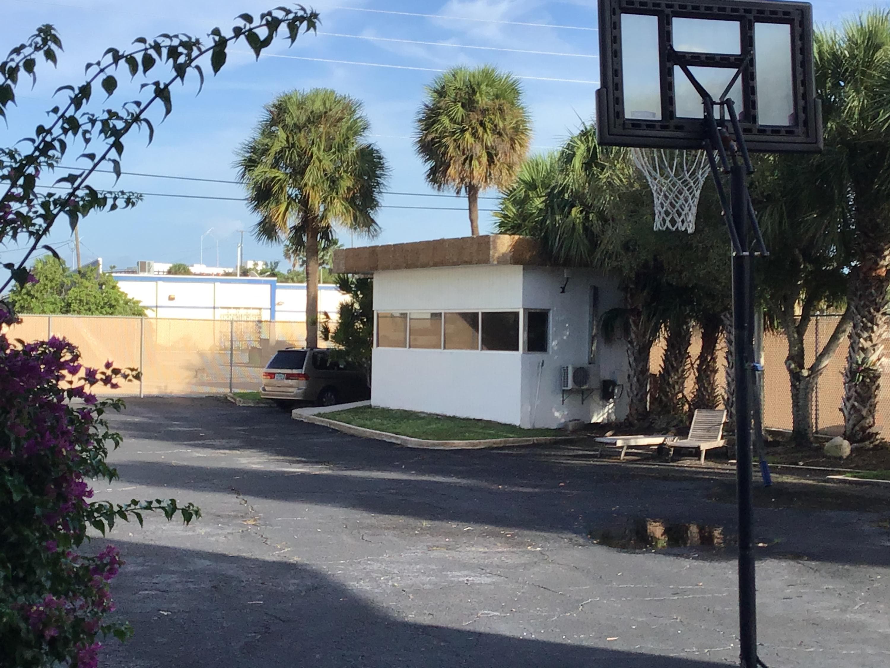 300 S 6th Street, Fort Pierce, FL 34950 30