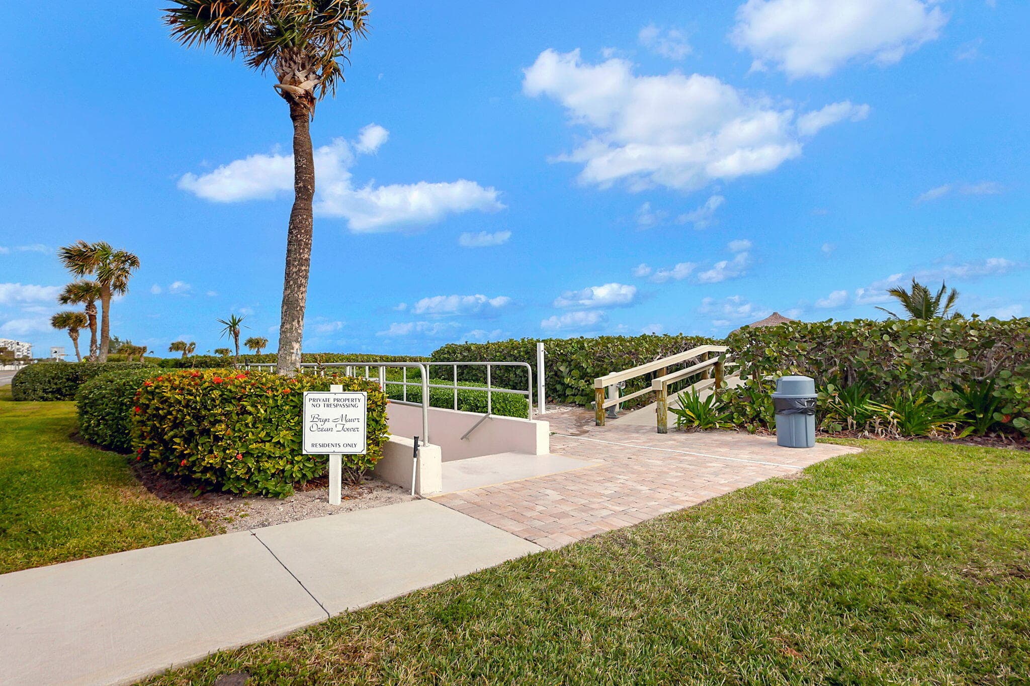 5055 N Highway A1A 605, Hutchinson Island, FL 34949 33
