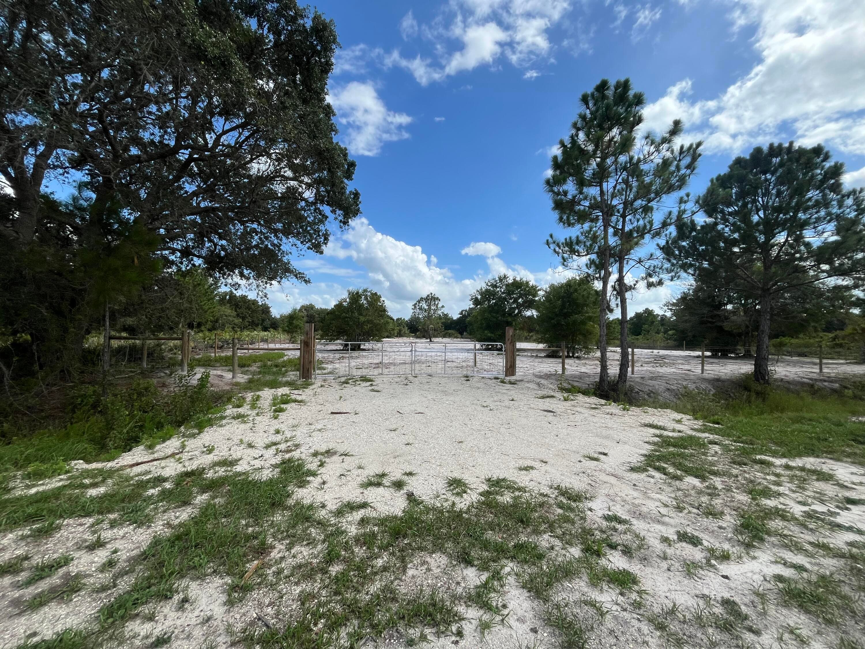 16916 NW 262nd Street, Okeechobee, FL 34972