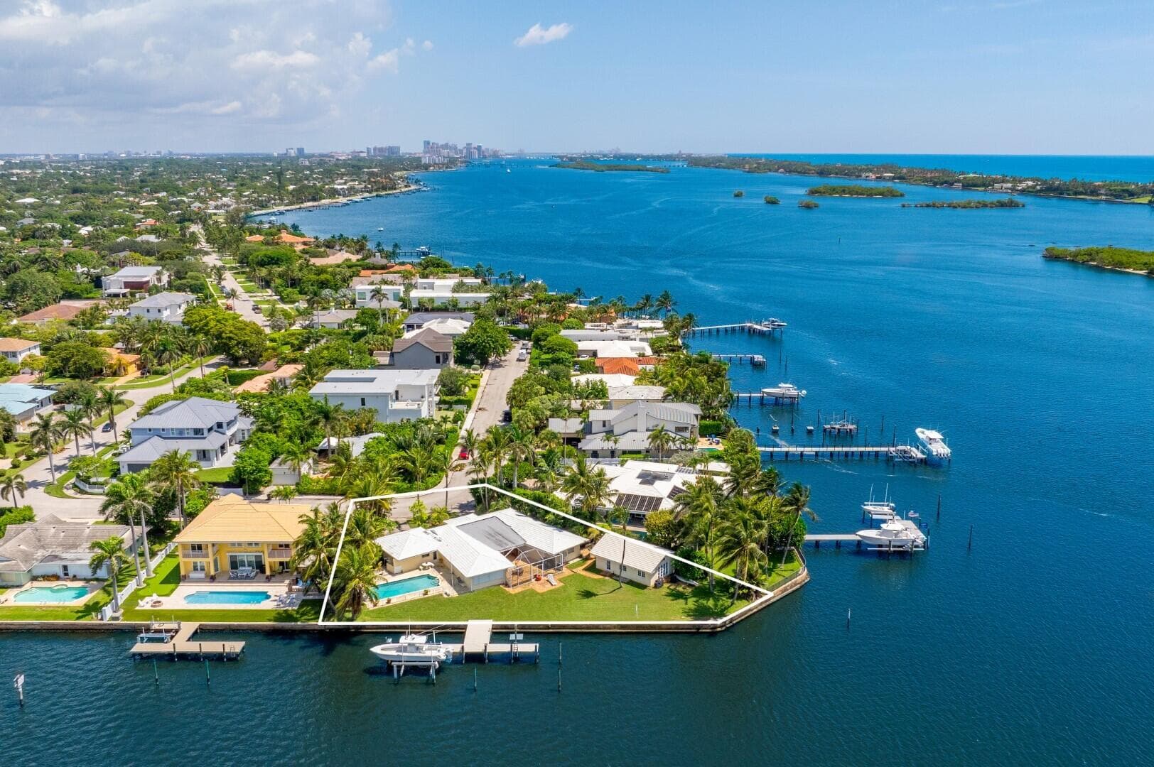 8026 Flagler Court, West Palm Beach, FL 33405 5