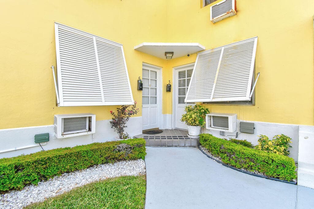 172 N County Road, Palm Beach, FL 33480 10