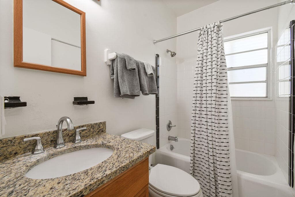 172 N County Road, Palm Beach, FL 33480 20