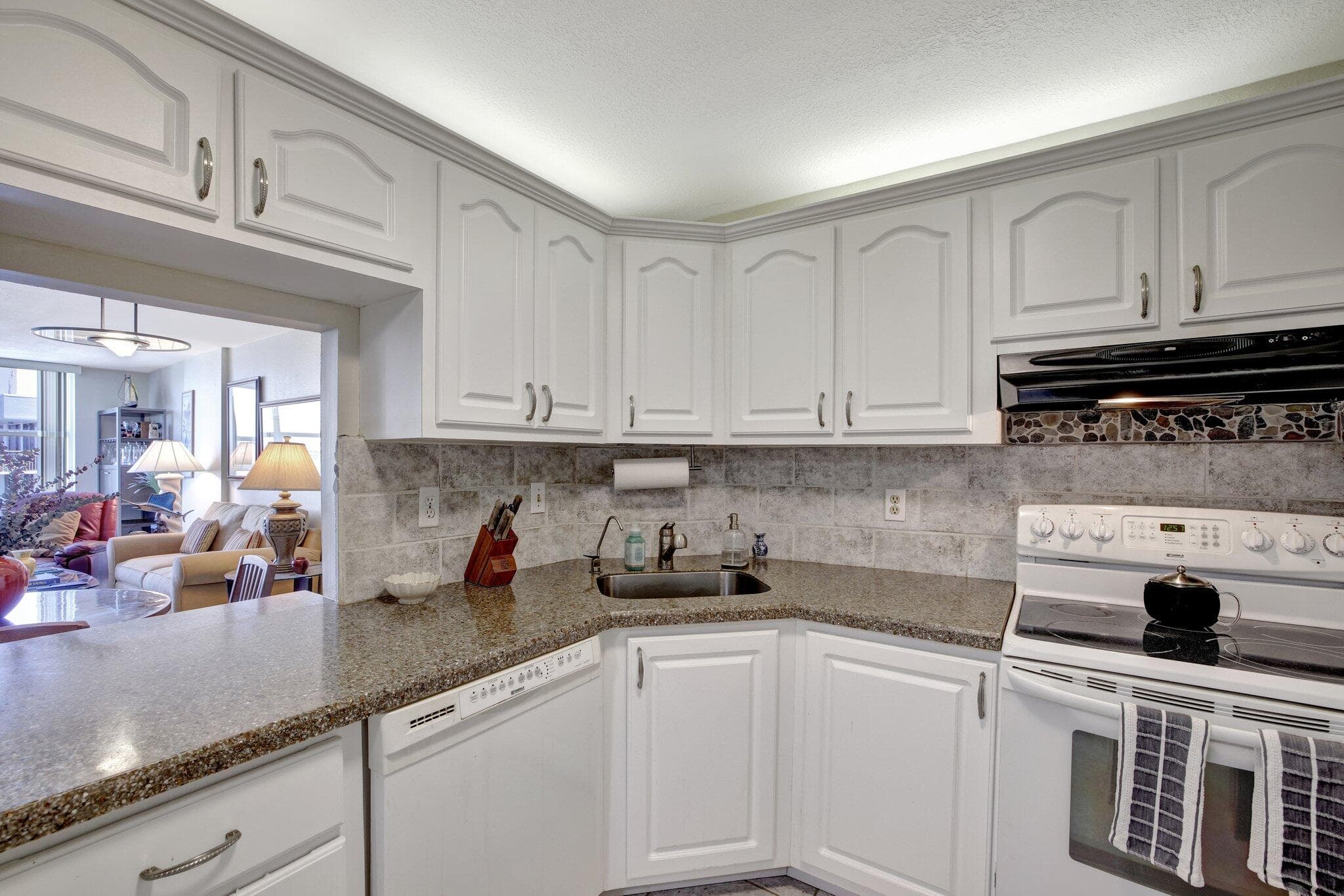 3015 N Ocean Boulevard 17b, Fort Lauderdale, FL 33308 12