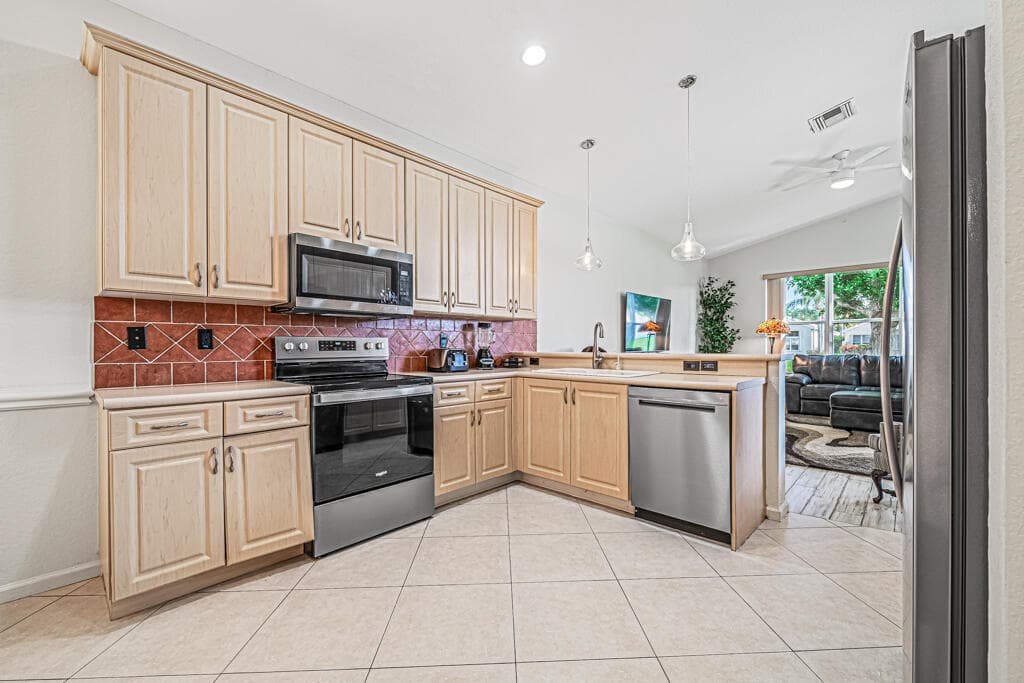 8200 Playa Del Sur Boulevard, Lake Worth, FL 33467 58