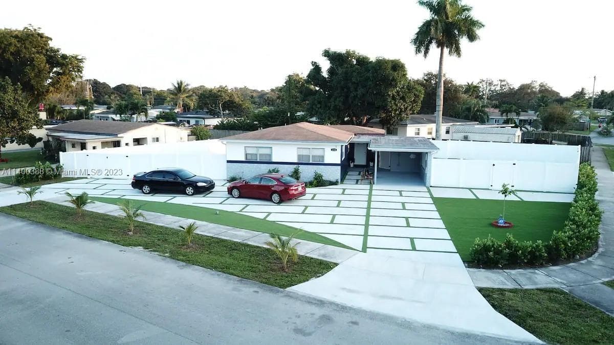 3240 SW 17th Street, Fort Lauderdale, FL 33312