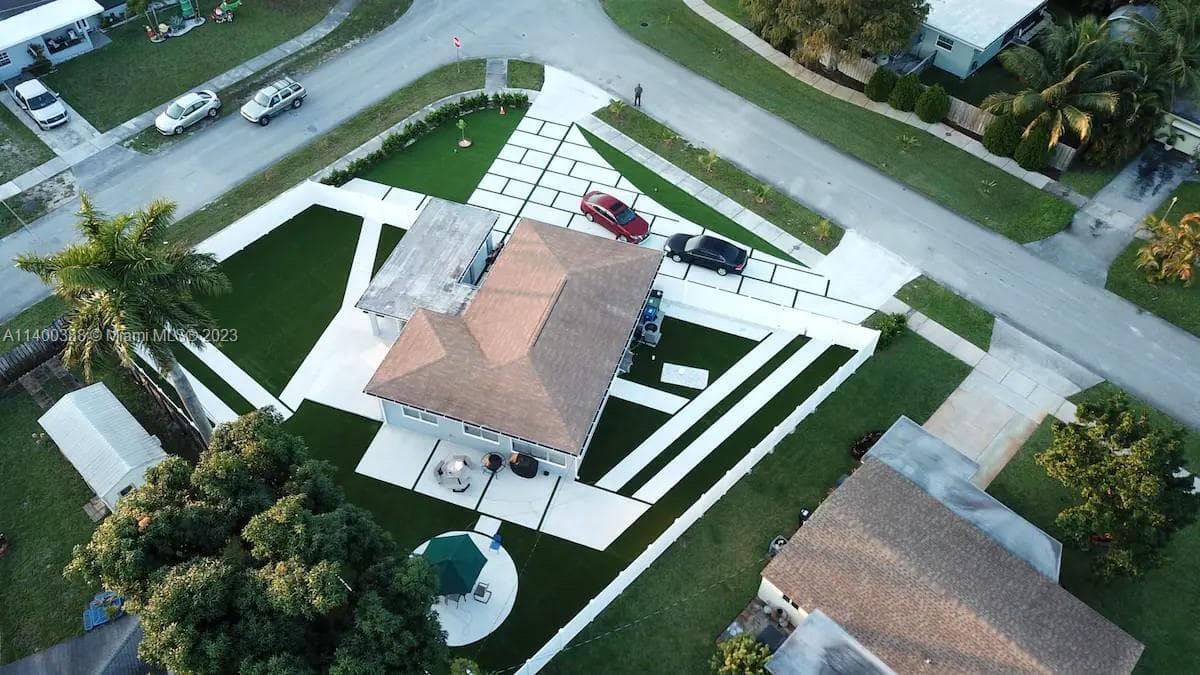 3240 SW 17th Street, Fort Lauderdale, FL 33312 5