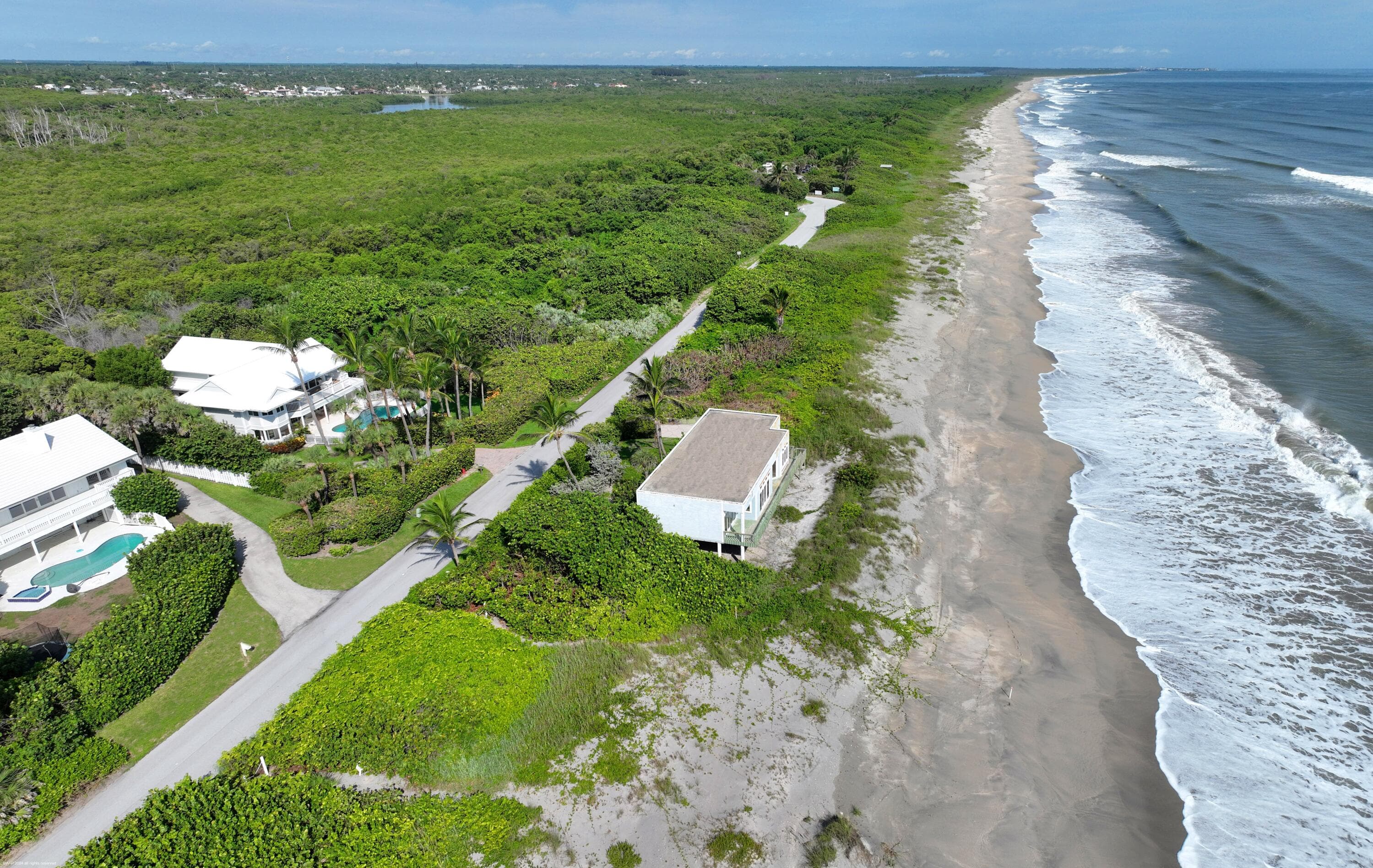 162 N Beach Road, Jupiter Island, FL 33455 9
