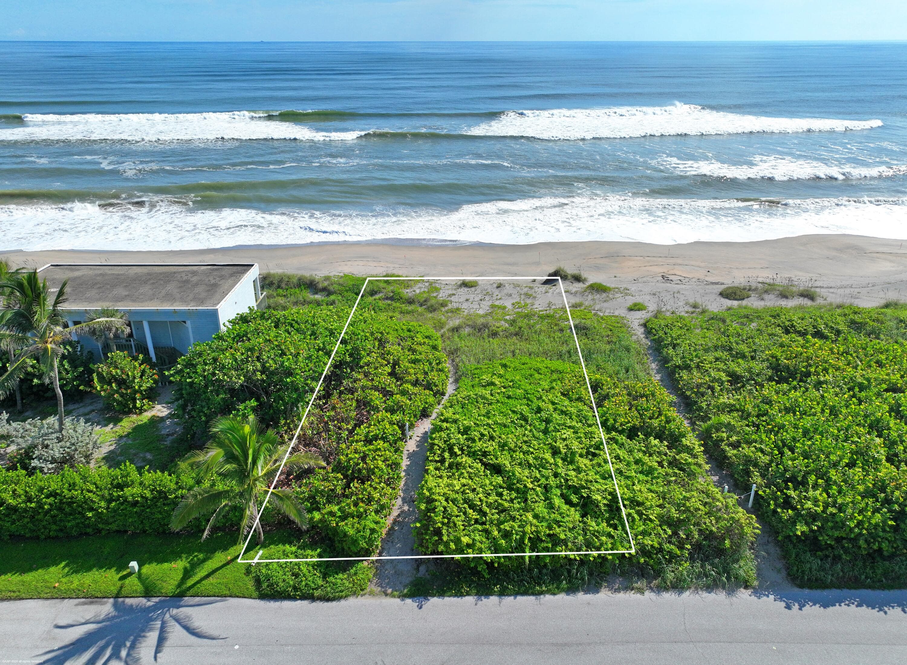 162 N Beach Road, Jupiter Island, FL 33455 15
