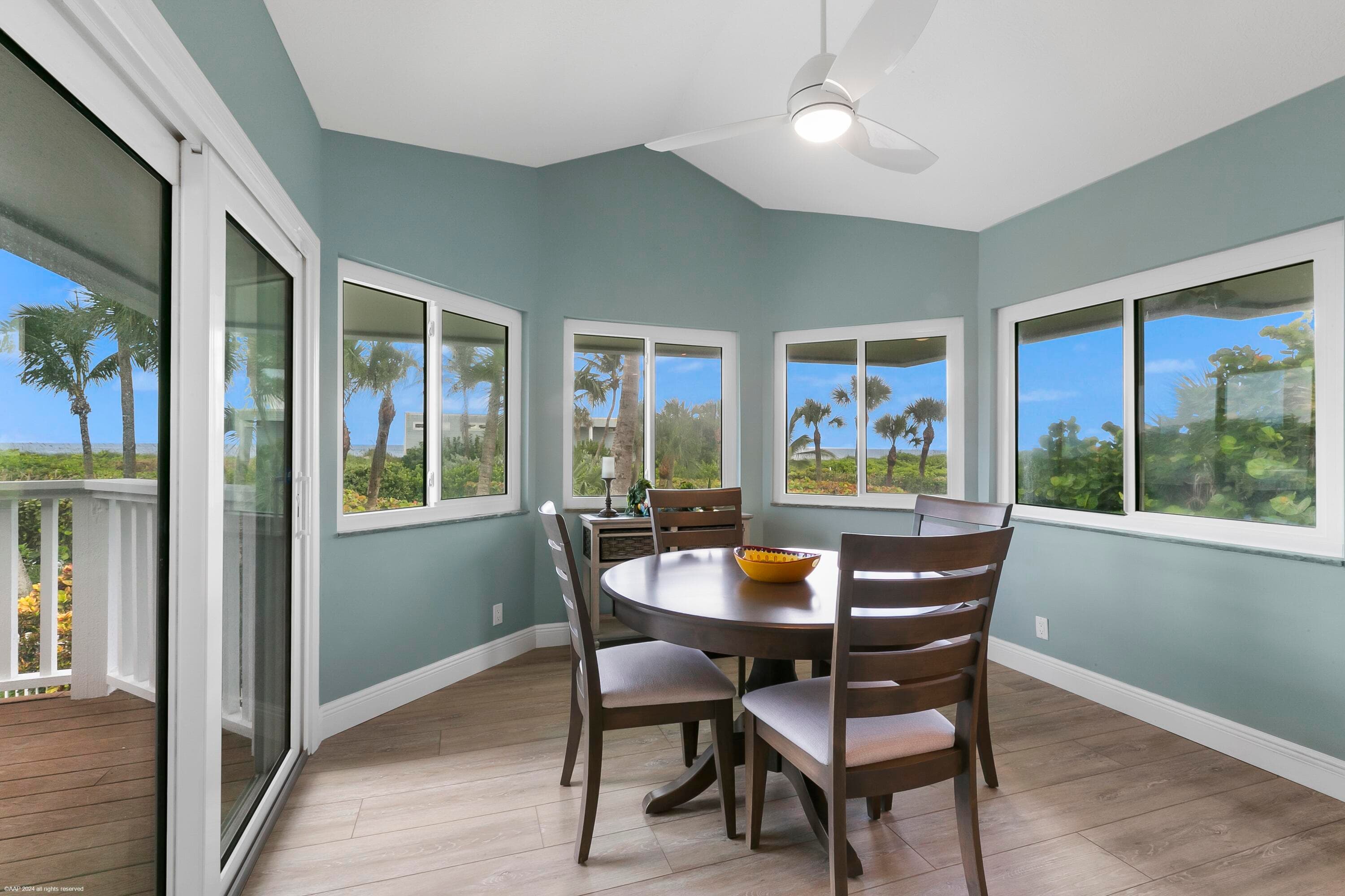 162 N Beach Road, Jupiter Island, FL 33455 34