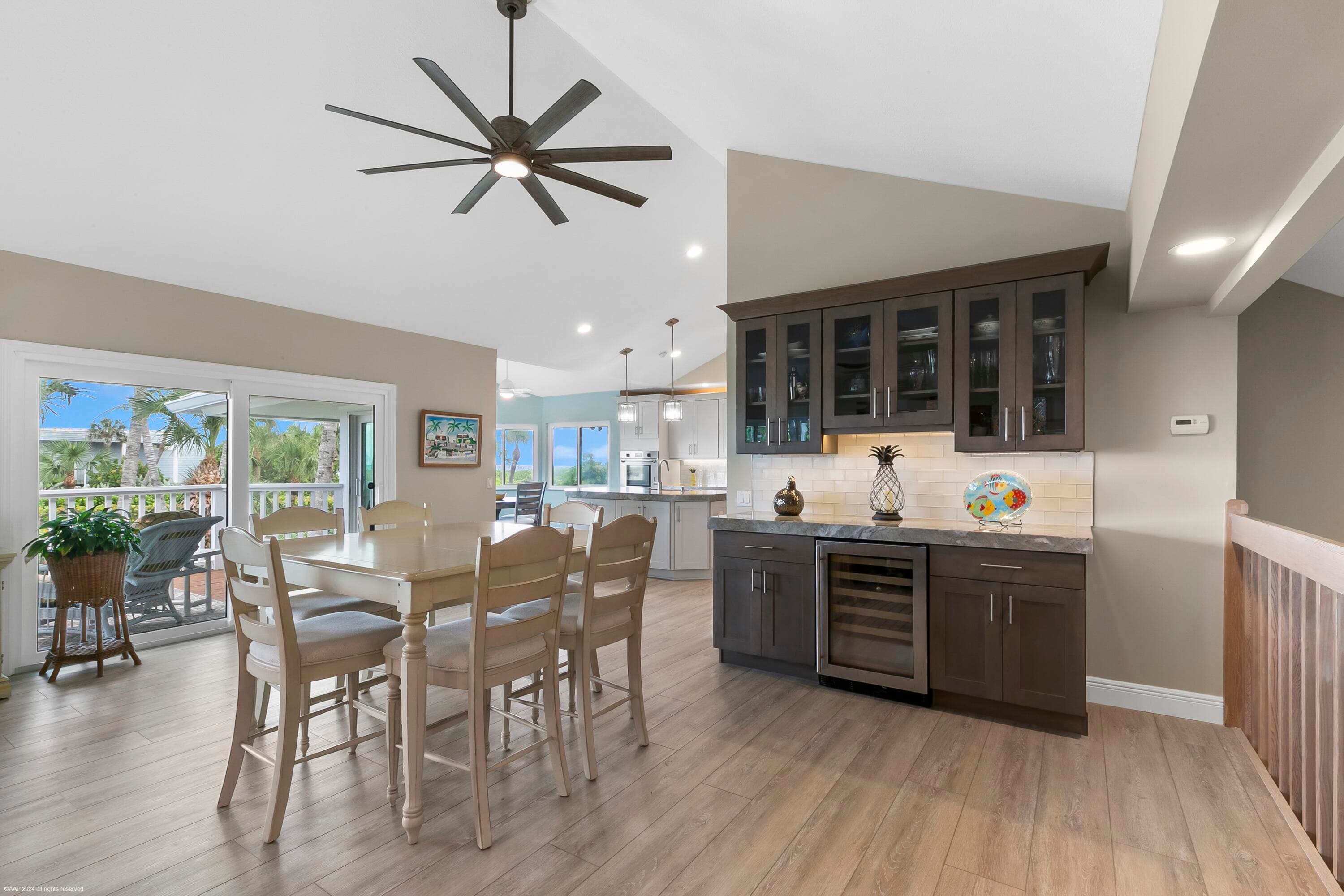 162 N Beach Road, Jupiter Island, FL 33455 35