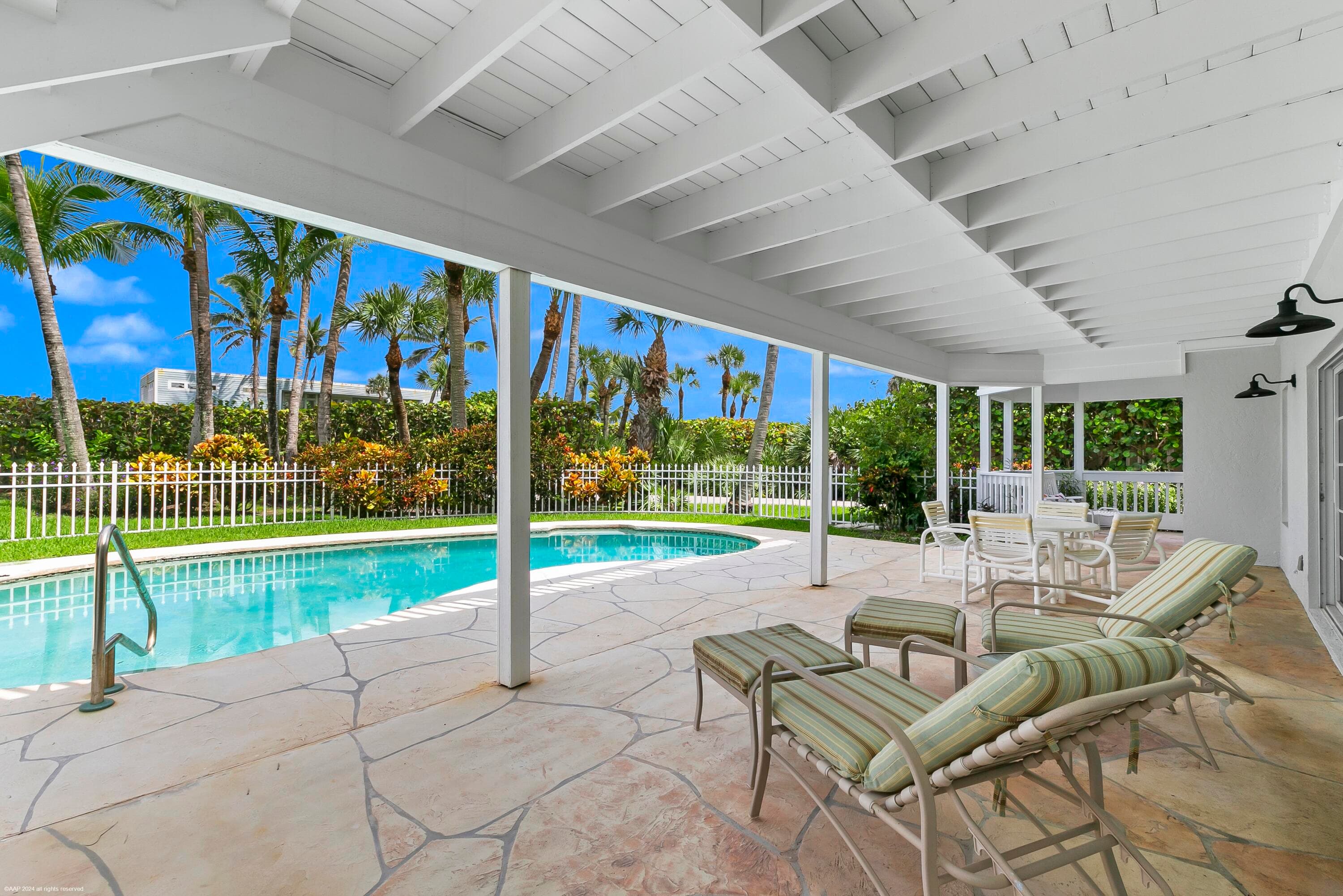162 N Beach Road, Jupiter Island, FL 33455 43