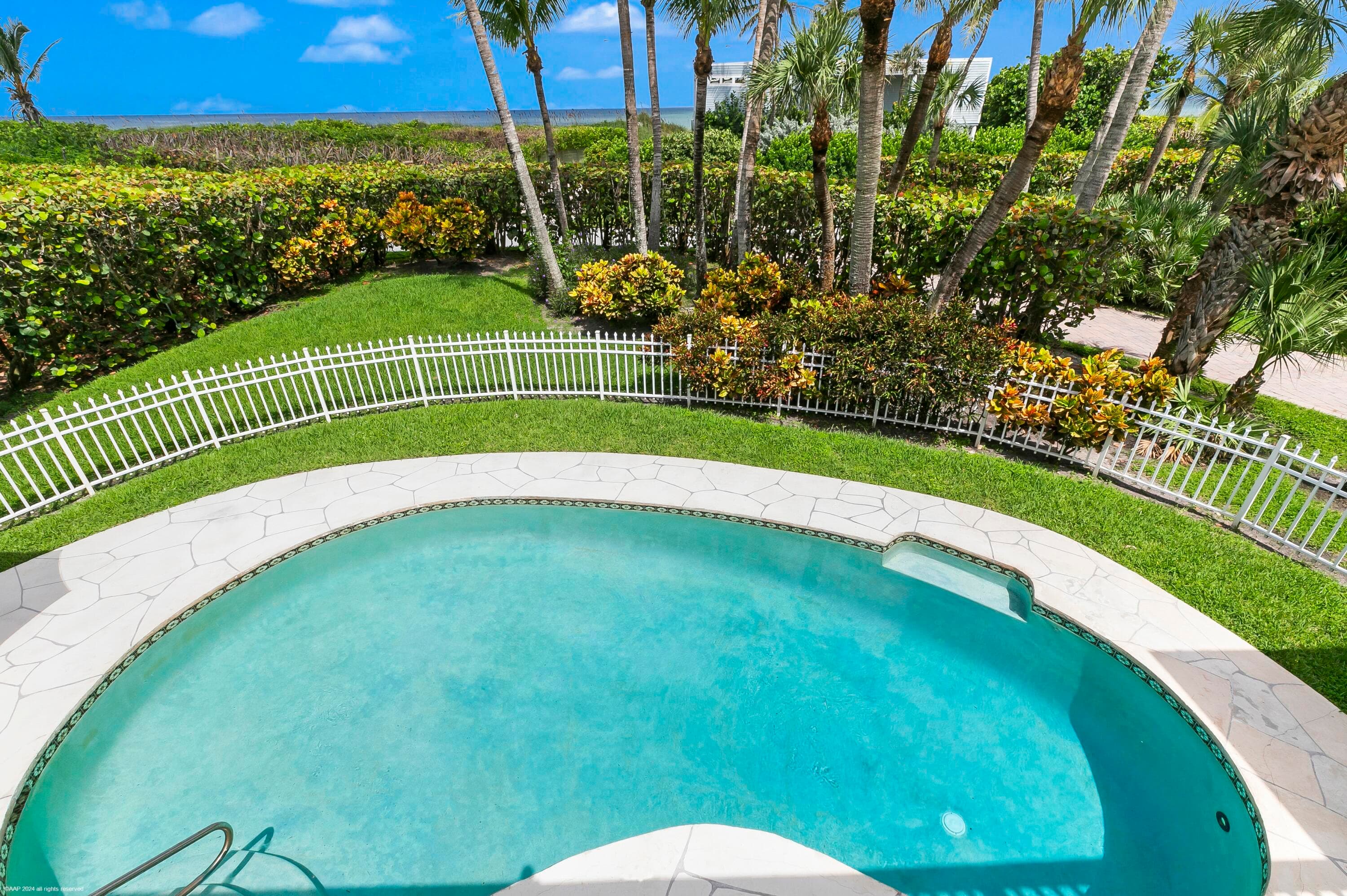 162 N Beach Road, Jupiter Island, FL 33455 55
