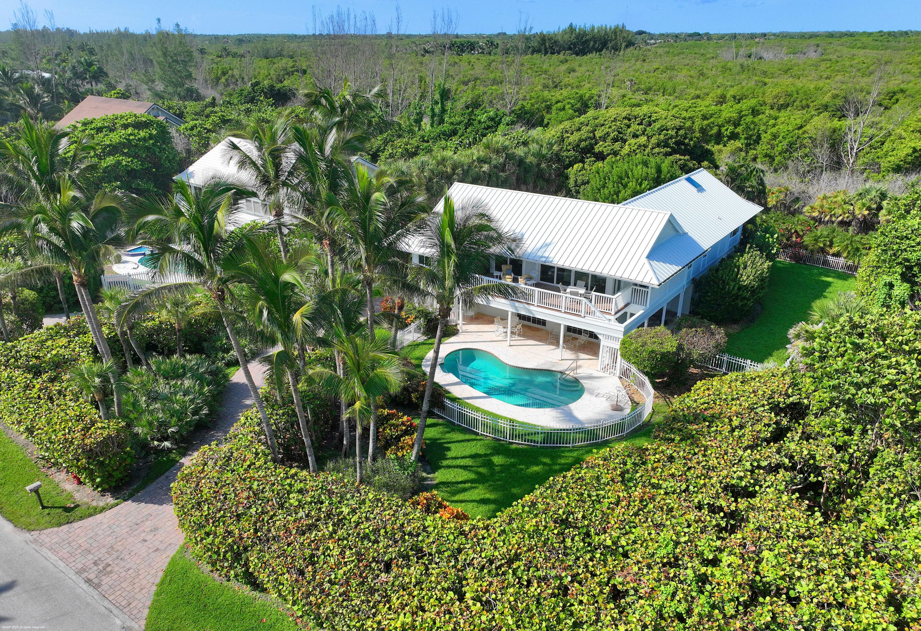 162 N Beach Road, Jupiter Island, FL 33455 64