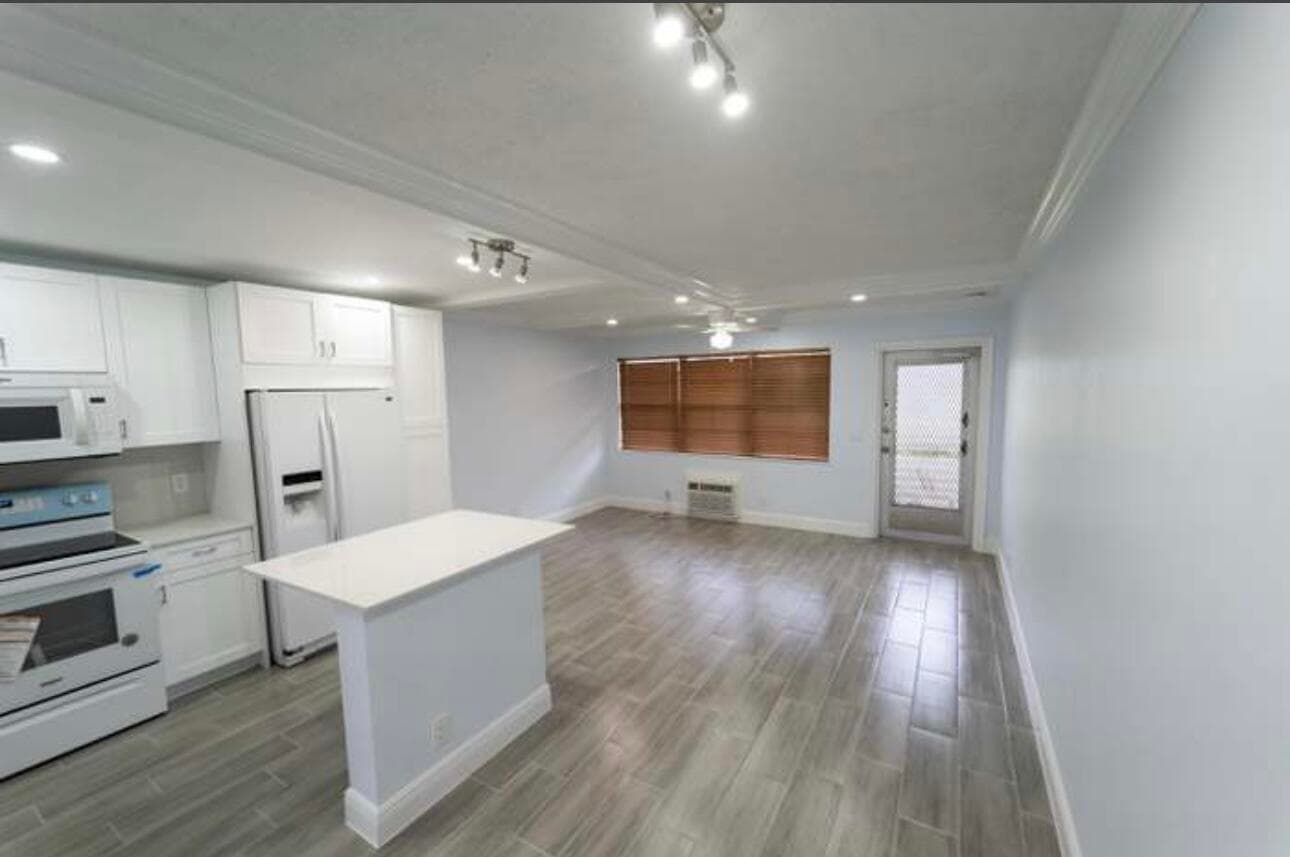 309 Windsor N, West Palm Beach, FL 33417 2