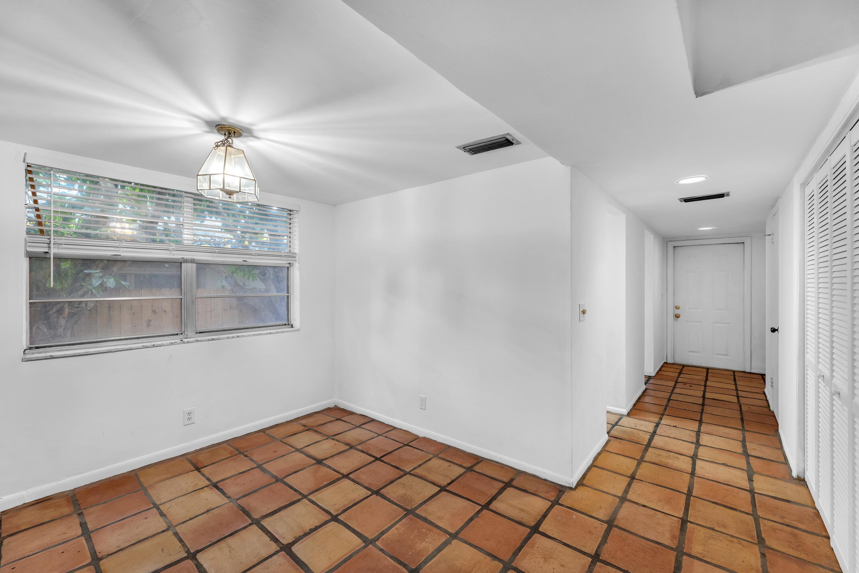 1912 NE 6th Street, Deerfield Beach, FL 33441 12