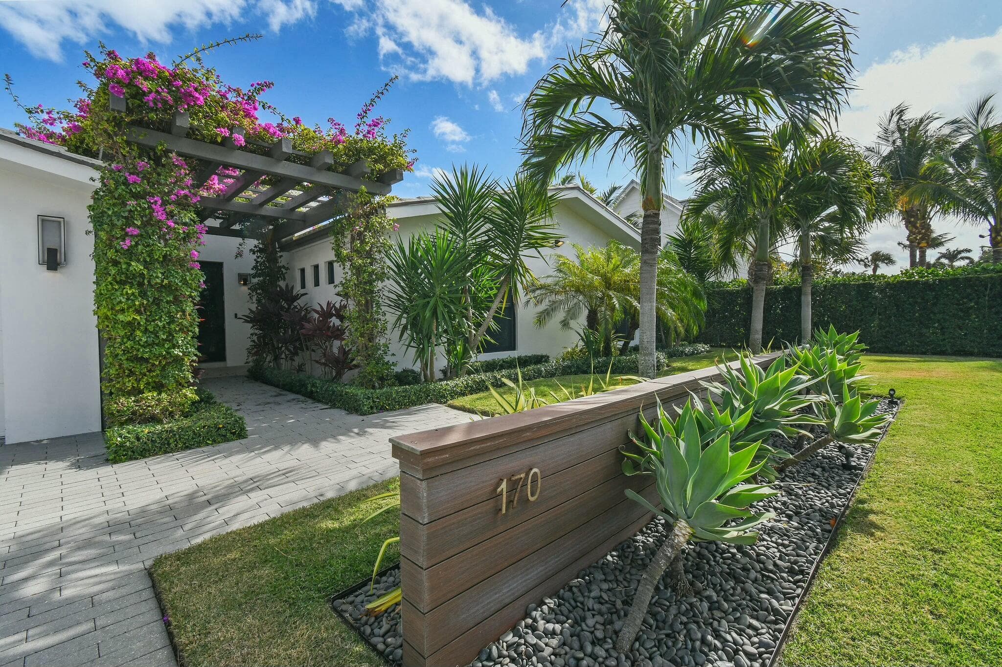 170 Beacon Lane, Jupiter Inlet Colony, FL 33469 2