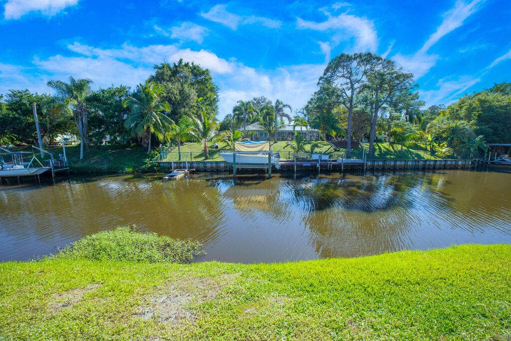 178 NE Dominican Terrace, Port St. Lucie, FL 34983 5