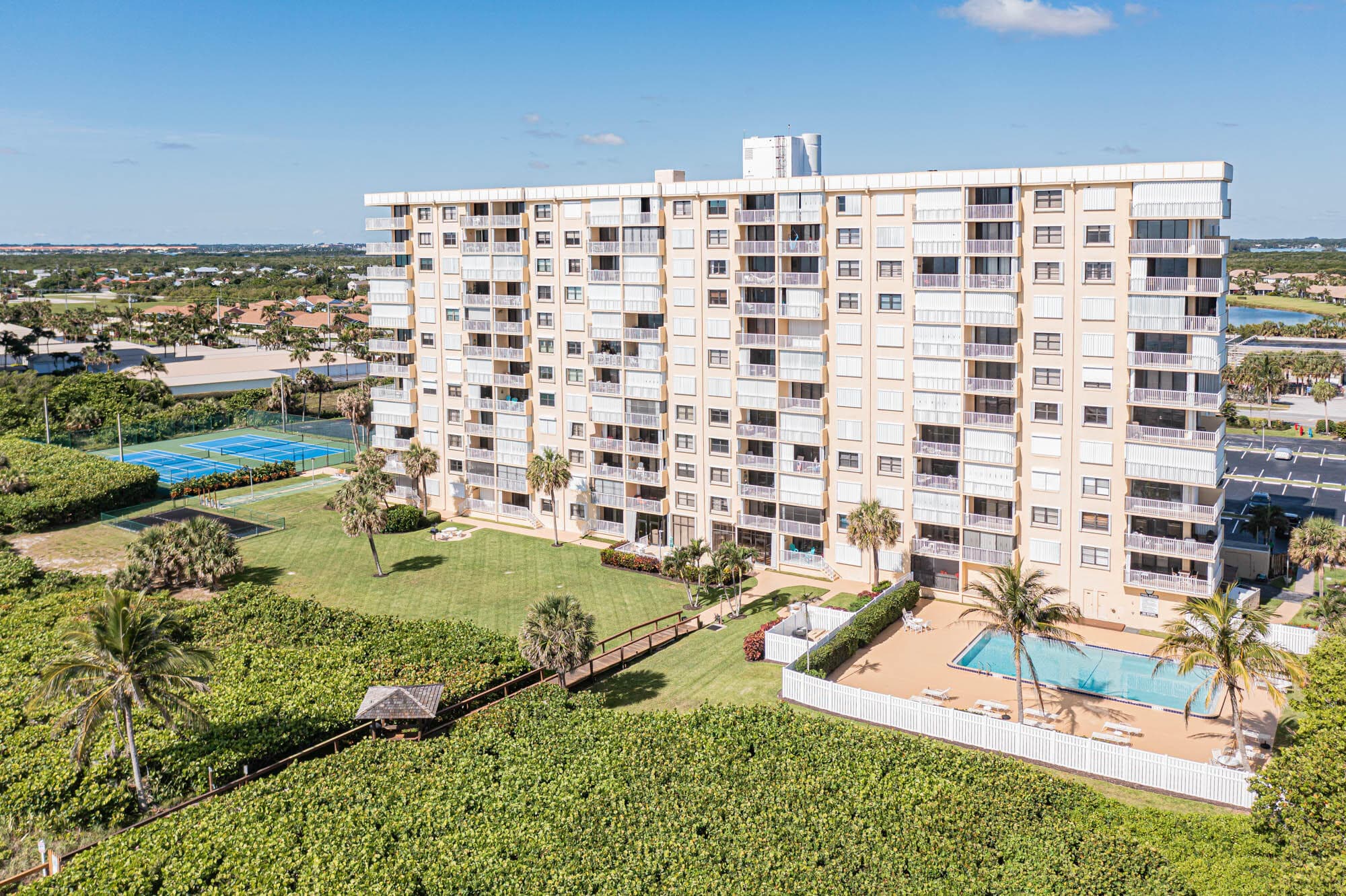 3200 N Highway A1a 104, Hutchinson Island, FL 34949 27