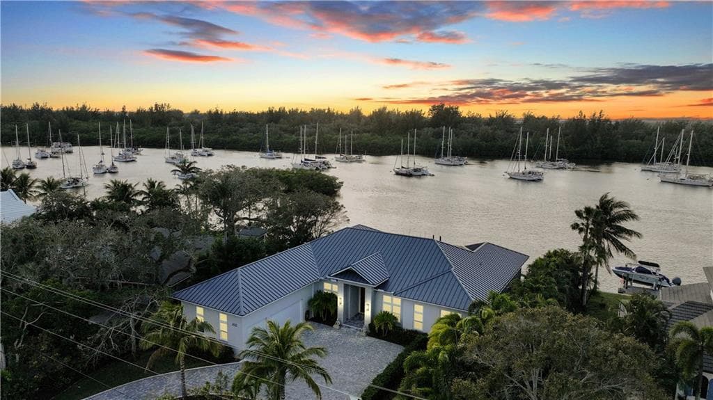 3937 Indian River Drive E, Vero Beach, FL 32963 40