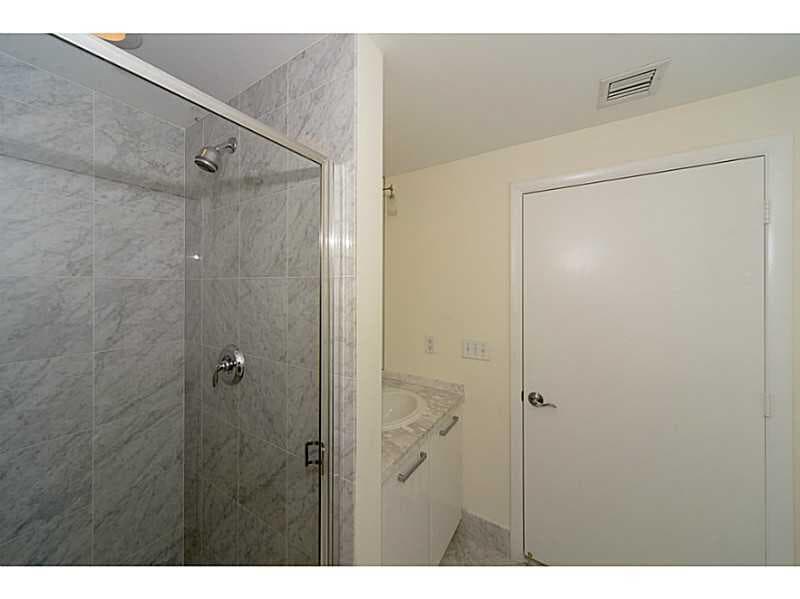 253 NE 2nd Street 2710, Miami, FL 33132 20