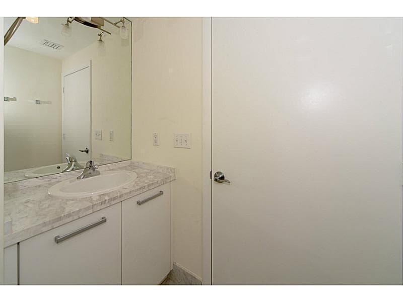253 NE 2nd Street 2710, Miami, FL 33132 21
