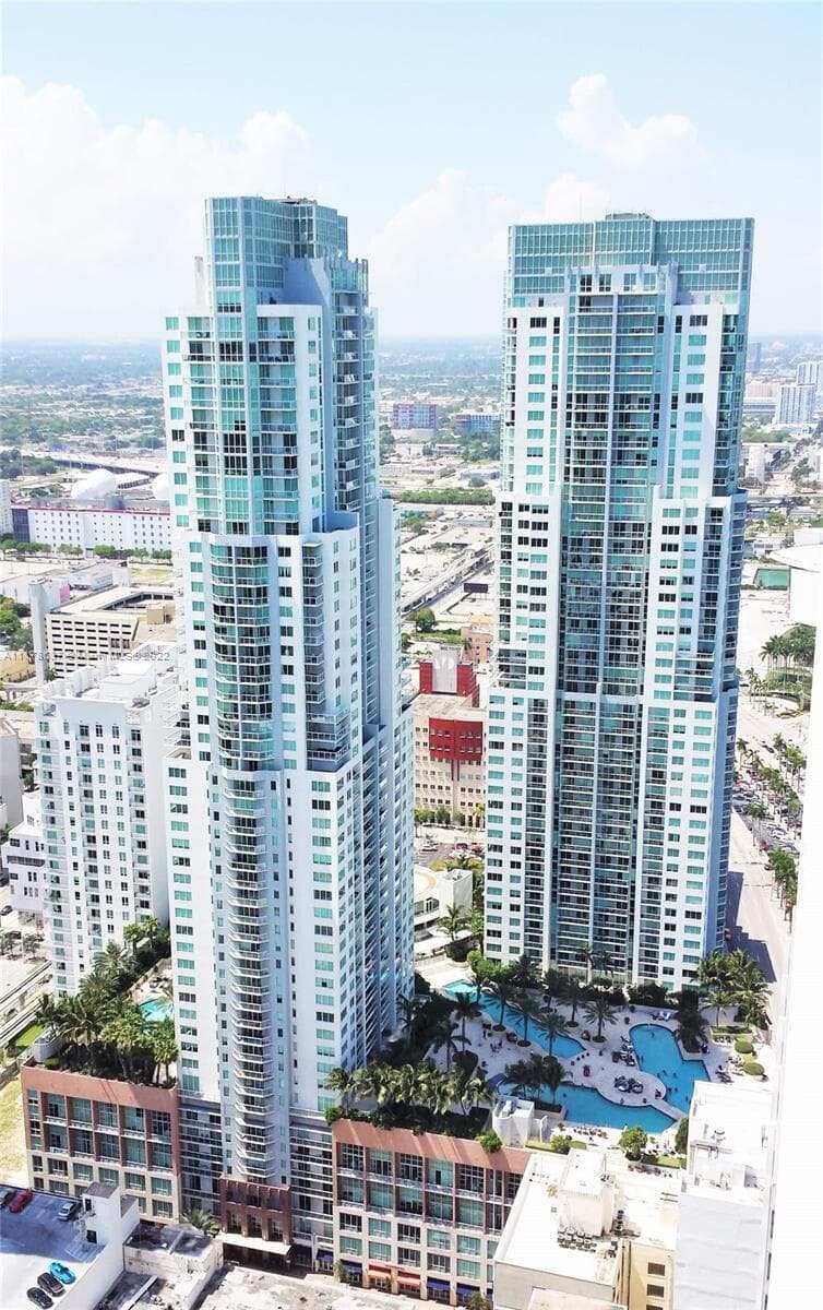 253 NE 2nd Street 2710, Miami, FL 33132 29