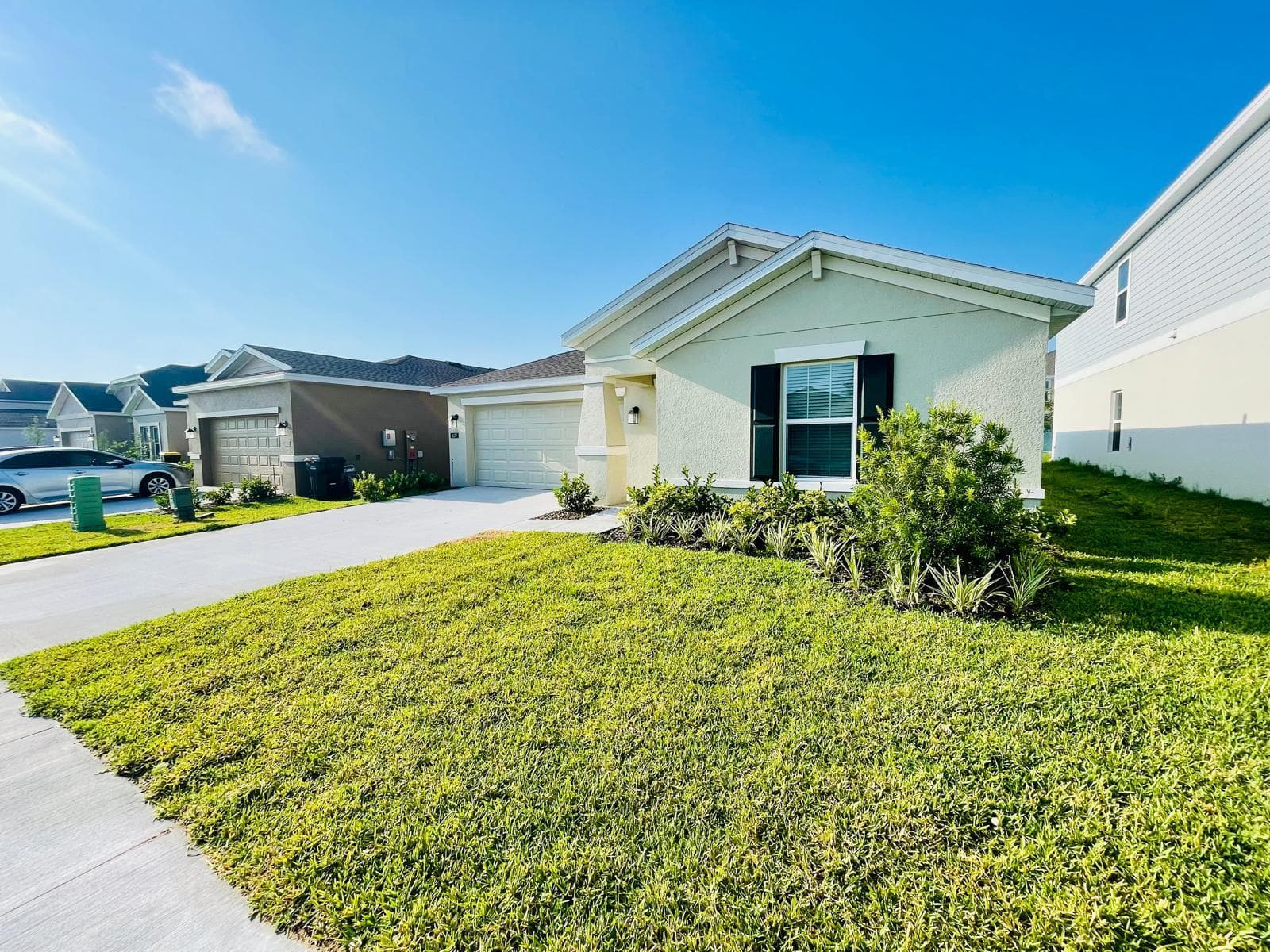 639 Daring Drive, Davenport, FL 33837 32