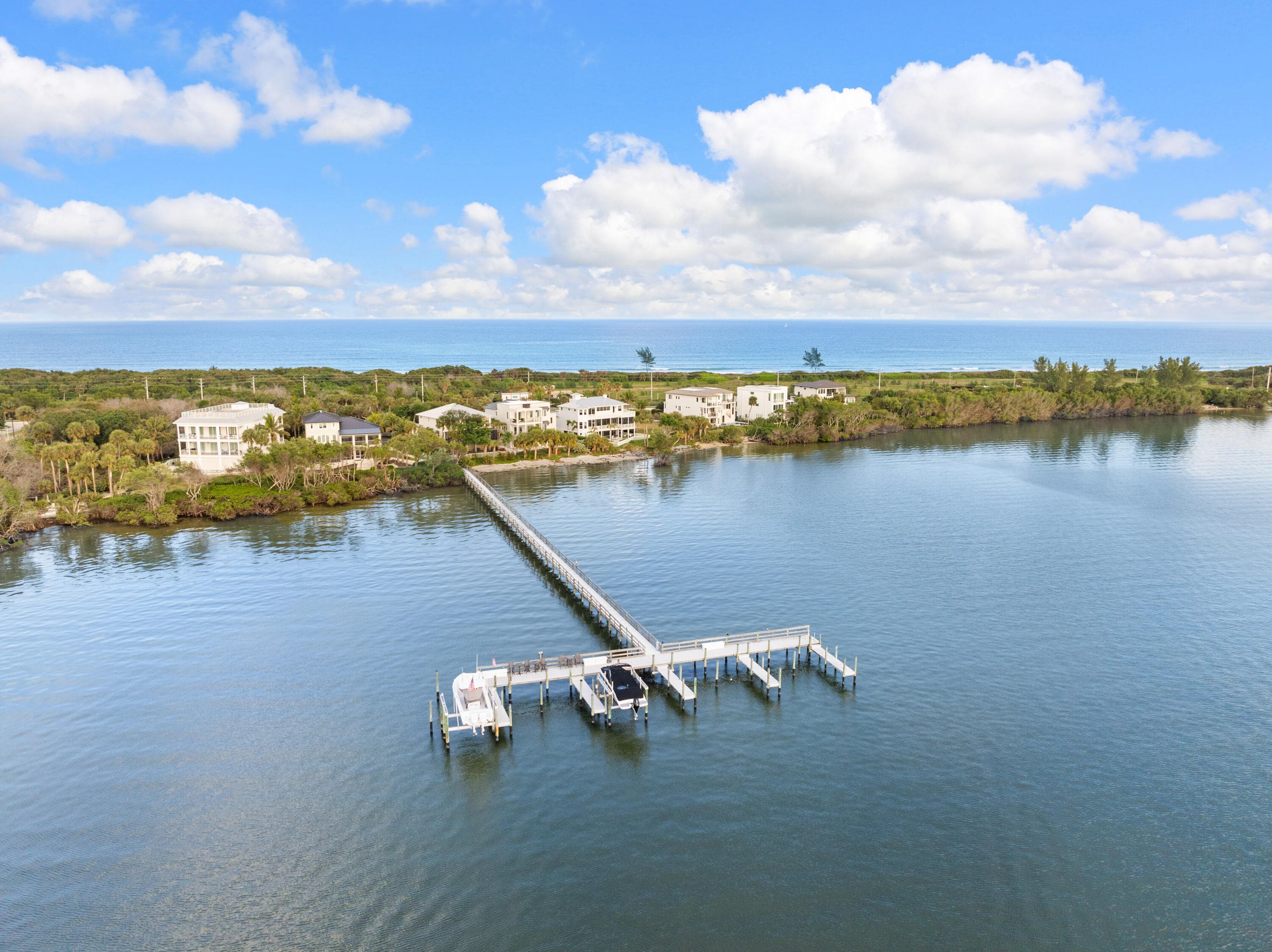 7671 Pelican Pointe Drive, Jensen Beach, FL 34957 3