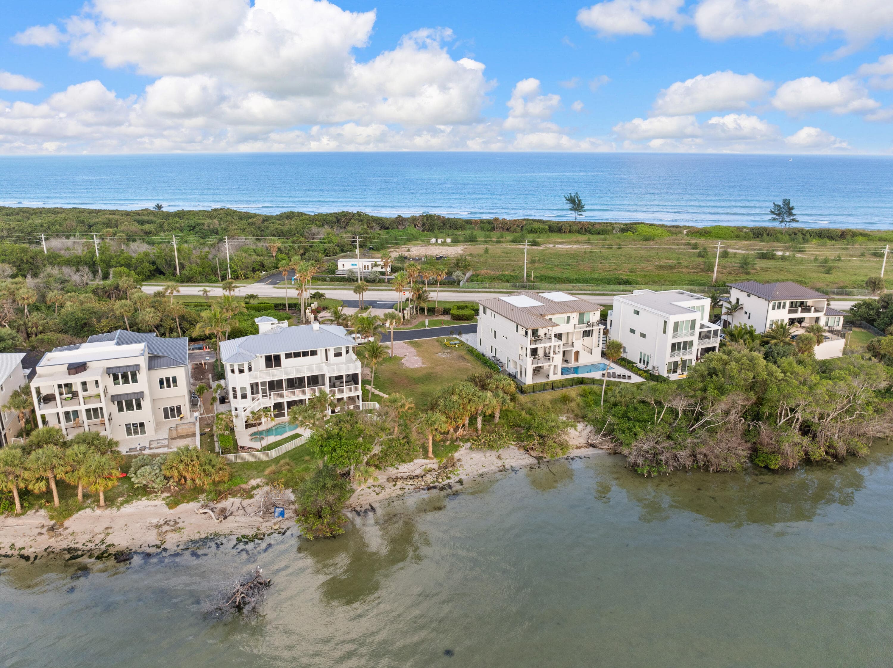 7671 Pelican Pointe Drive, Jensen Beach, FL 34957 5