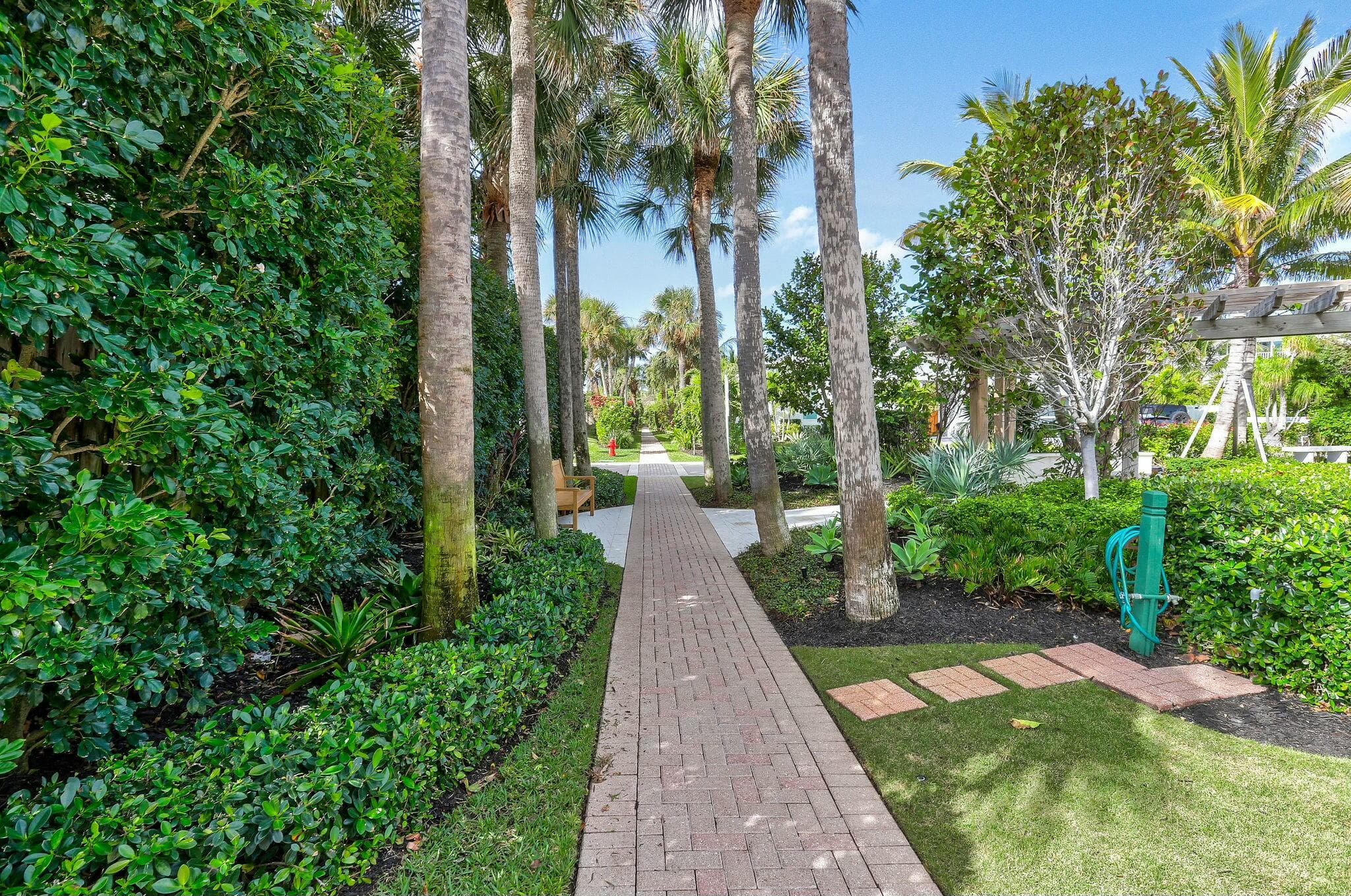 170 Beacon Lane, Jupiter Inlet Colony, FL 33469 34