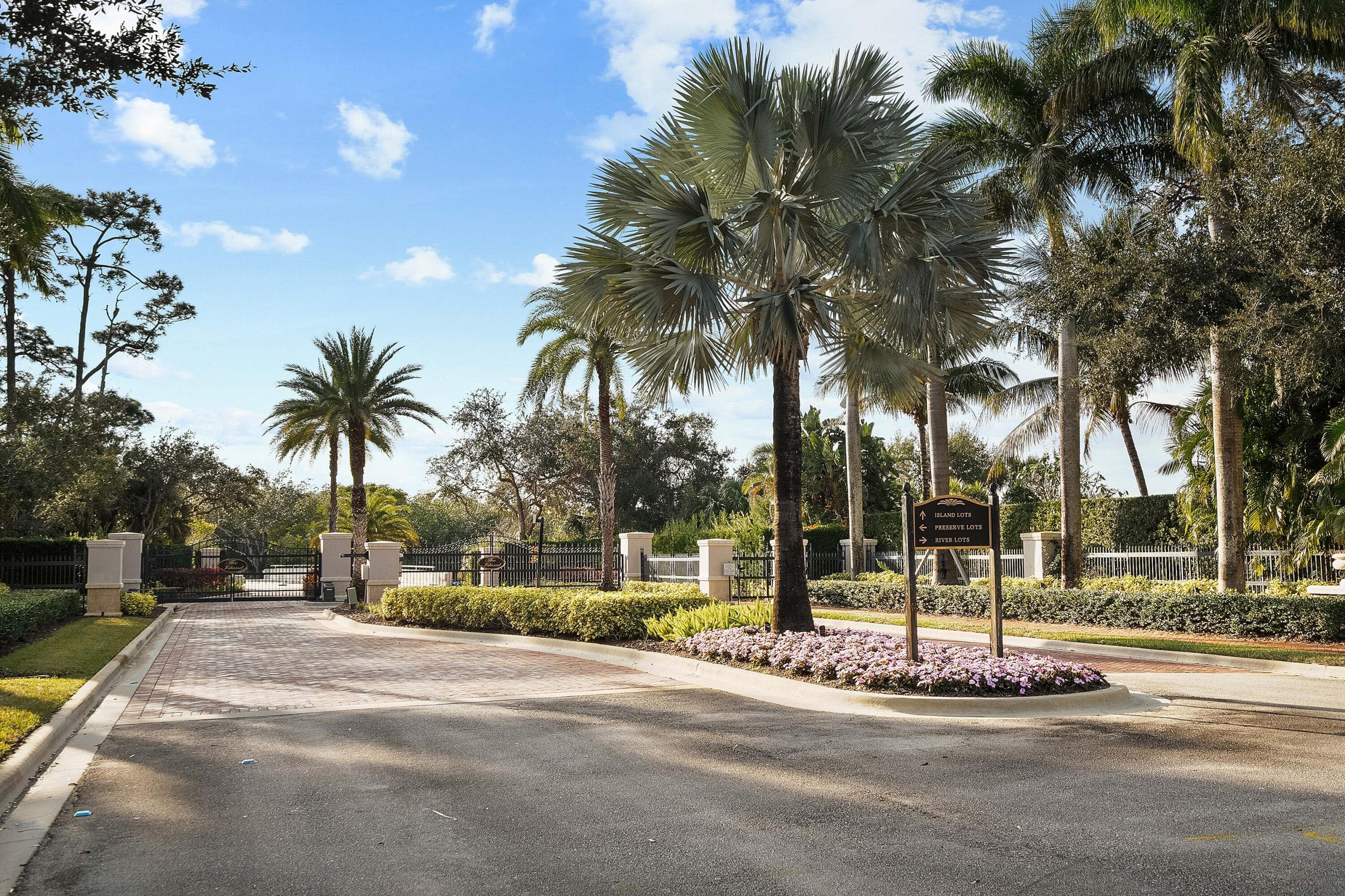 201 SE Fiore Bello, Port St. Lucie, FL 34952 58