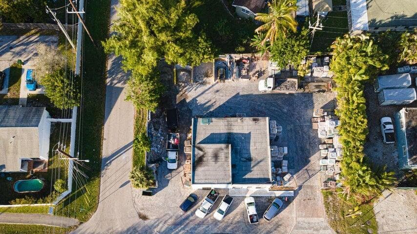 3109 2nd Avenue N, Palm Springs, FL 33461