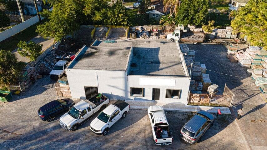 3109 2nd Avenue N, Palm Springs, FL 33461 2