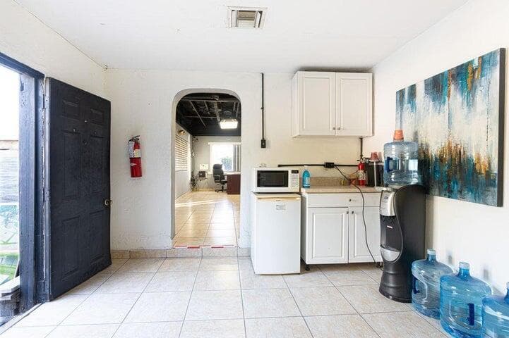 3109 2nd Avenue N, Palm Springs, FL 33461 16