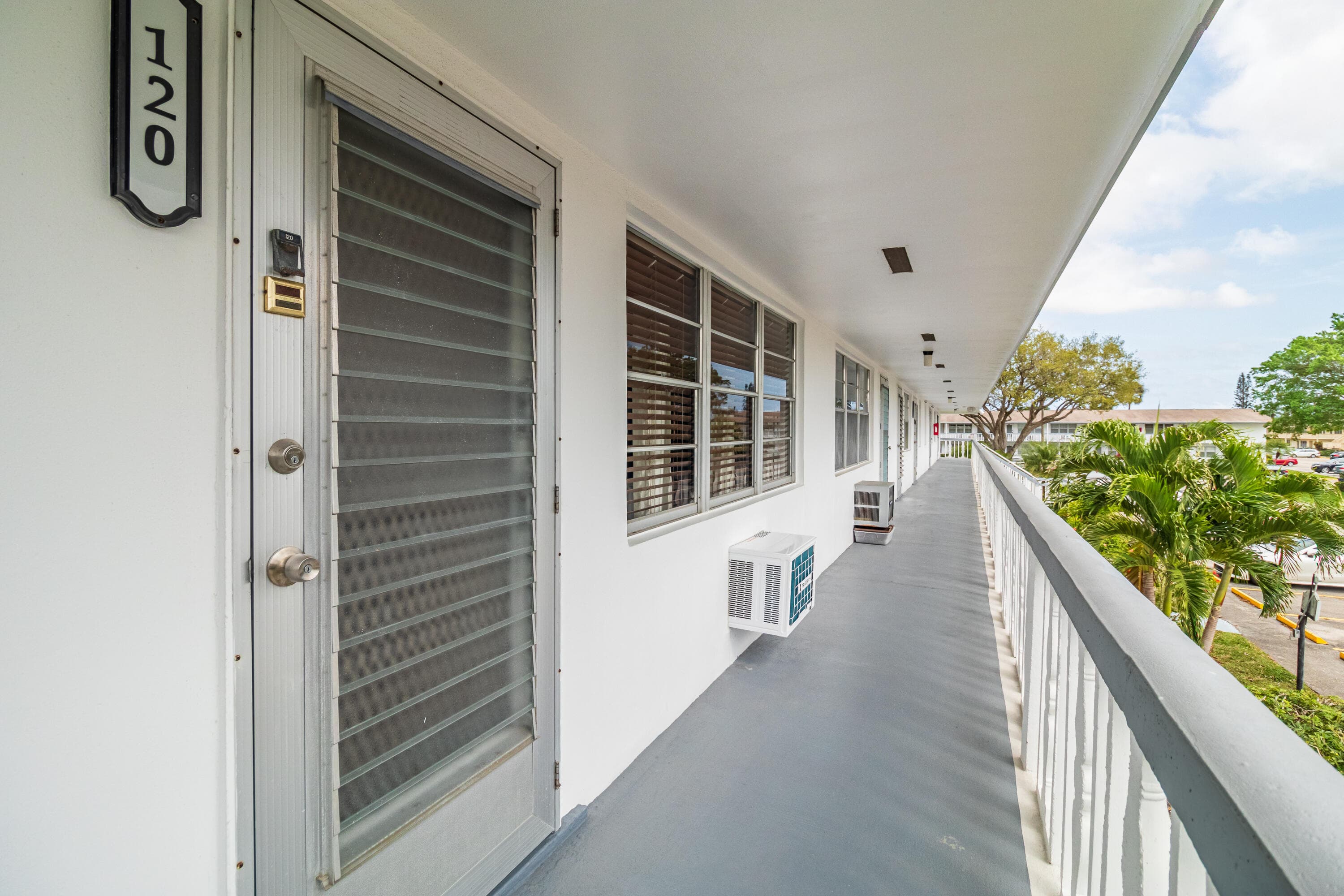 120 Northampton F, West Palm Beach, FL 33417