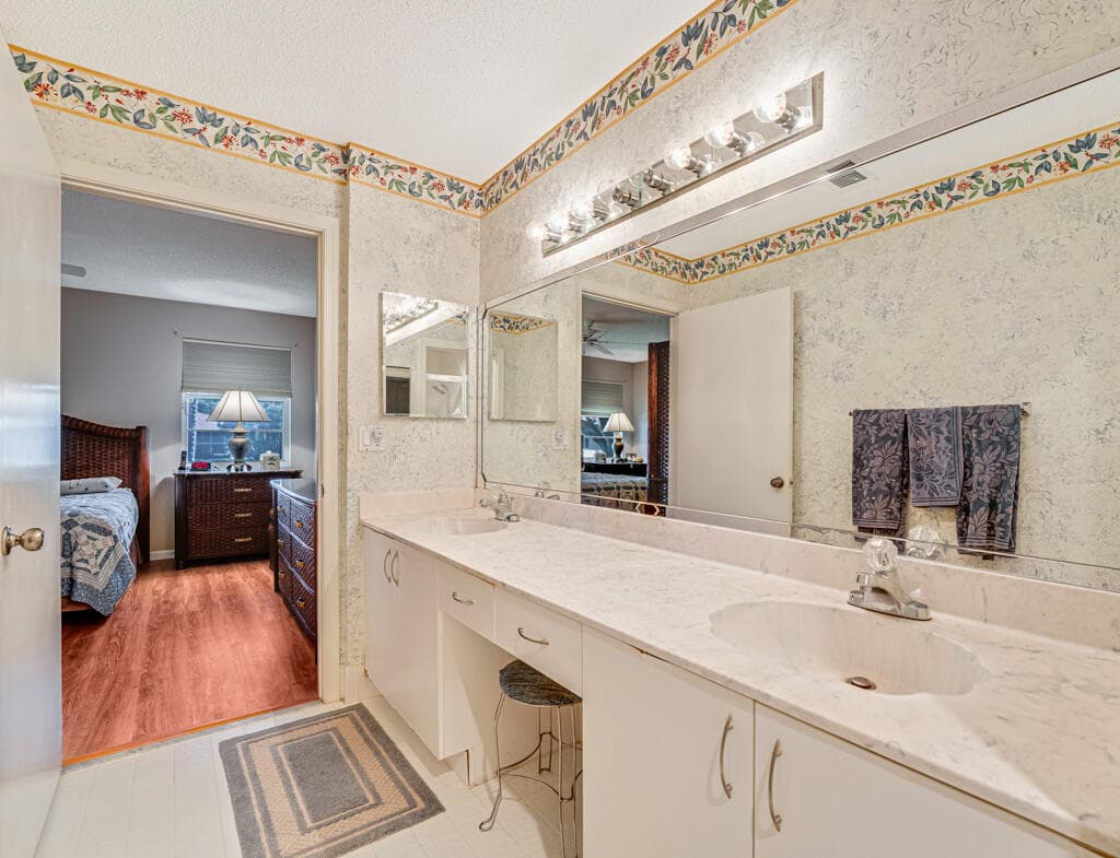 9805 Shadybrook 201 Drive 201, Boynton Beach, FL 33437 33
