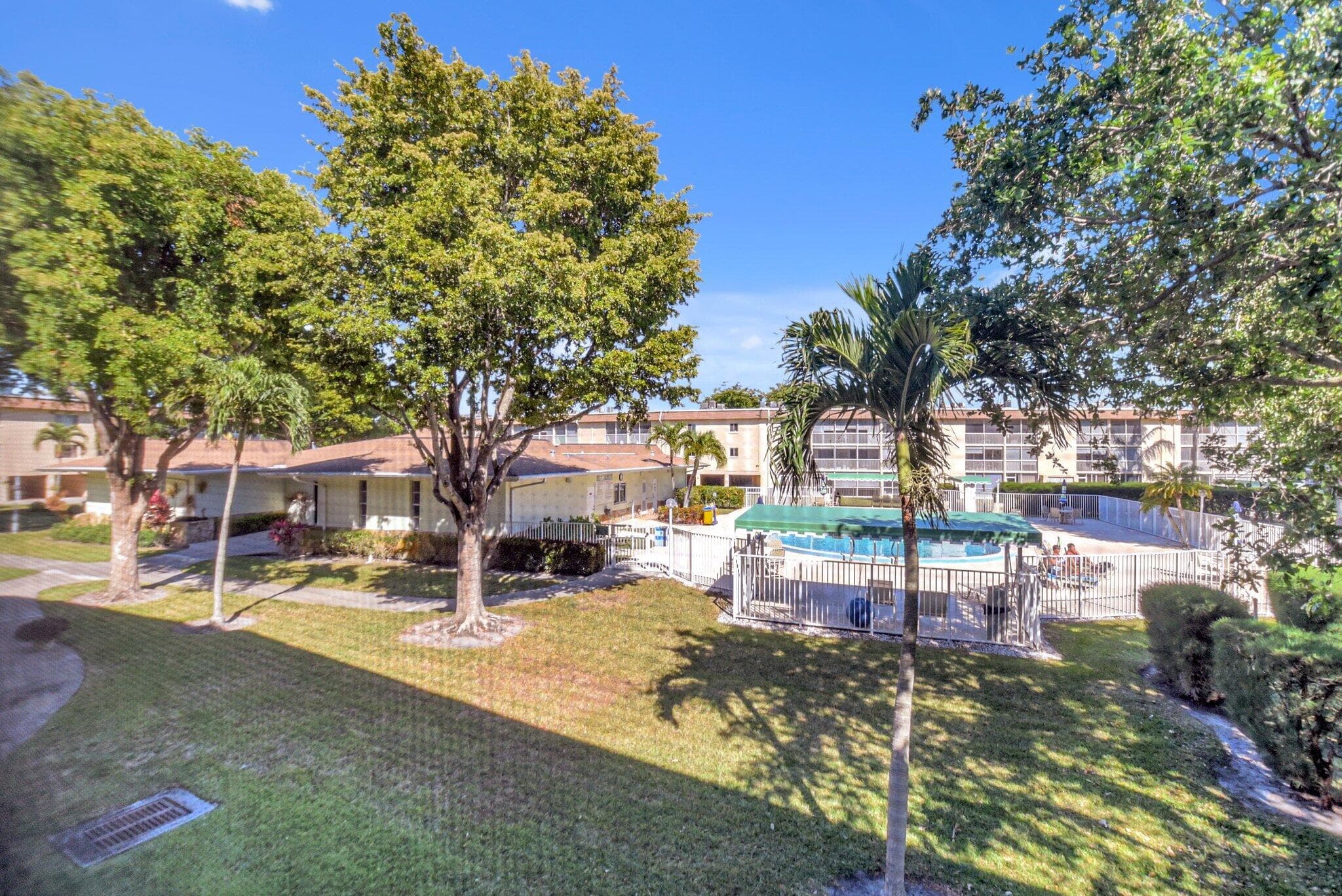 400 Village Green Circle W 212, Palm Springs, FL 33461 21