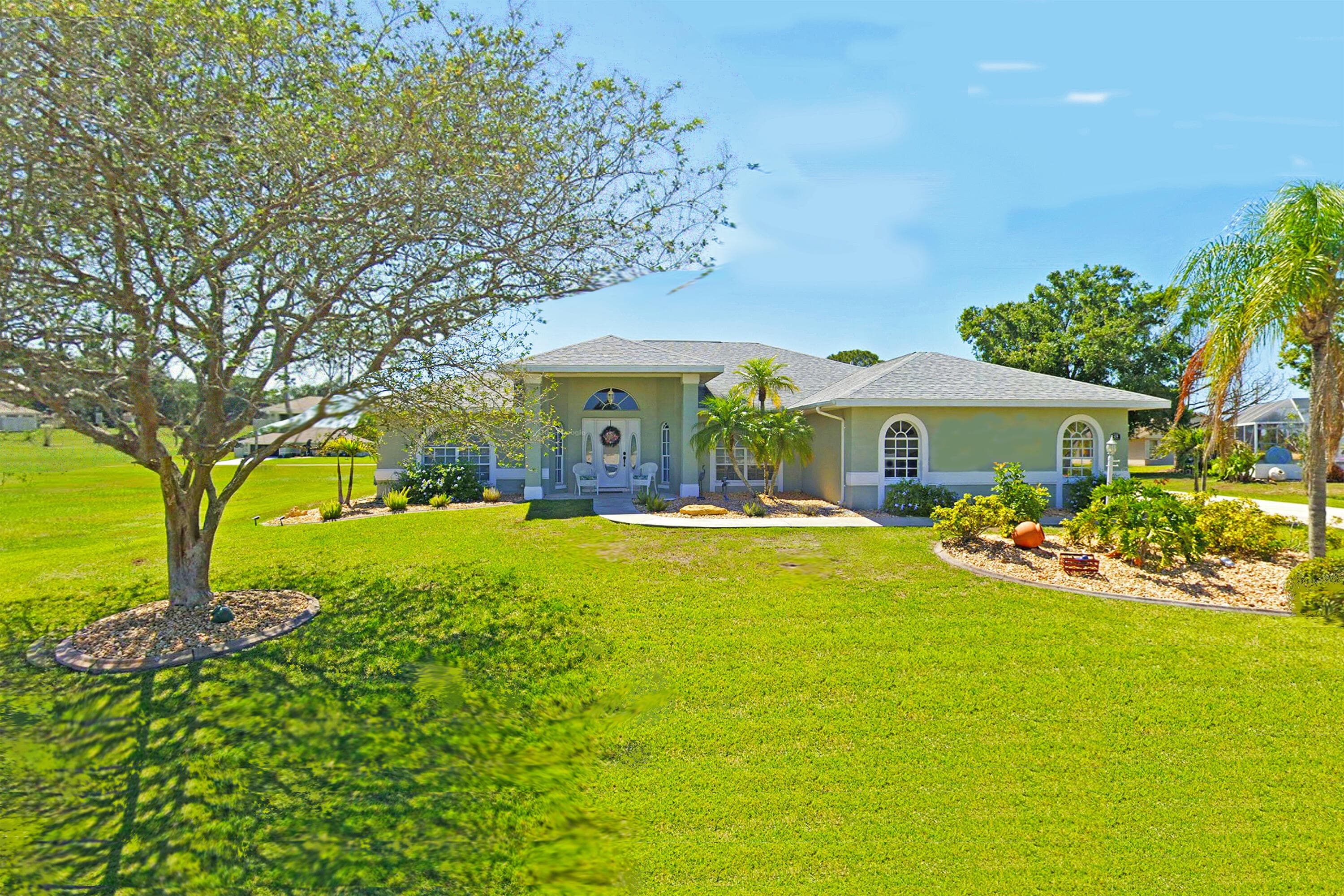 424 Holly Drive, Sebring, FL 33876