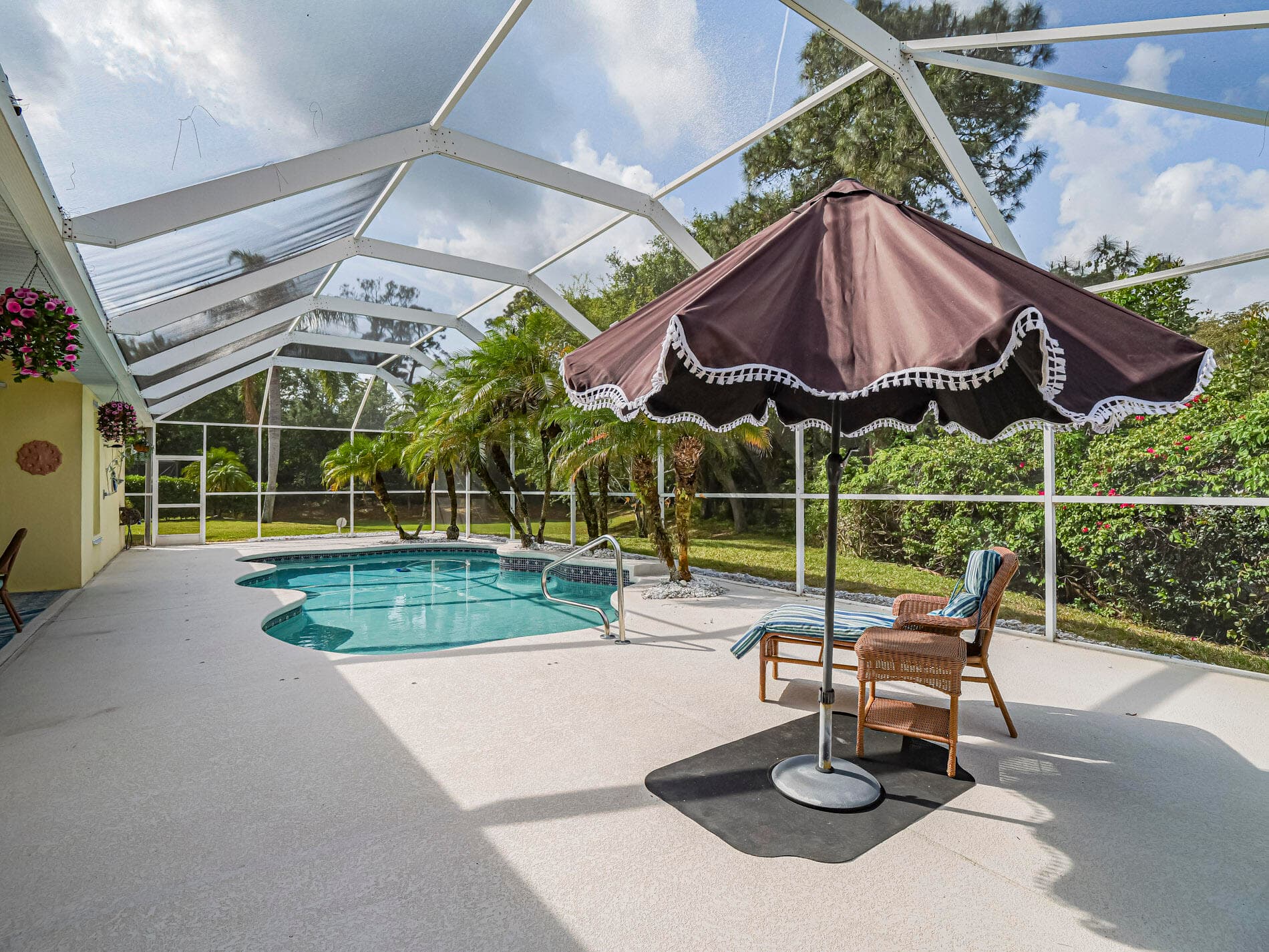5873 Pine Ridge Circle, Vero Beach, FL 32967 32