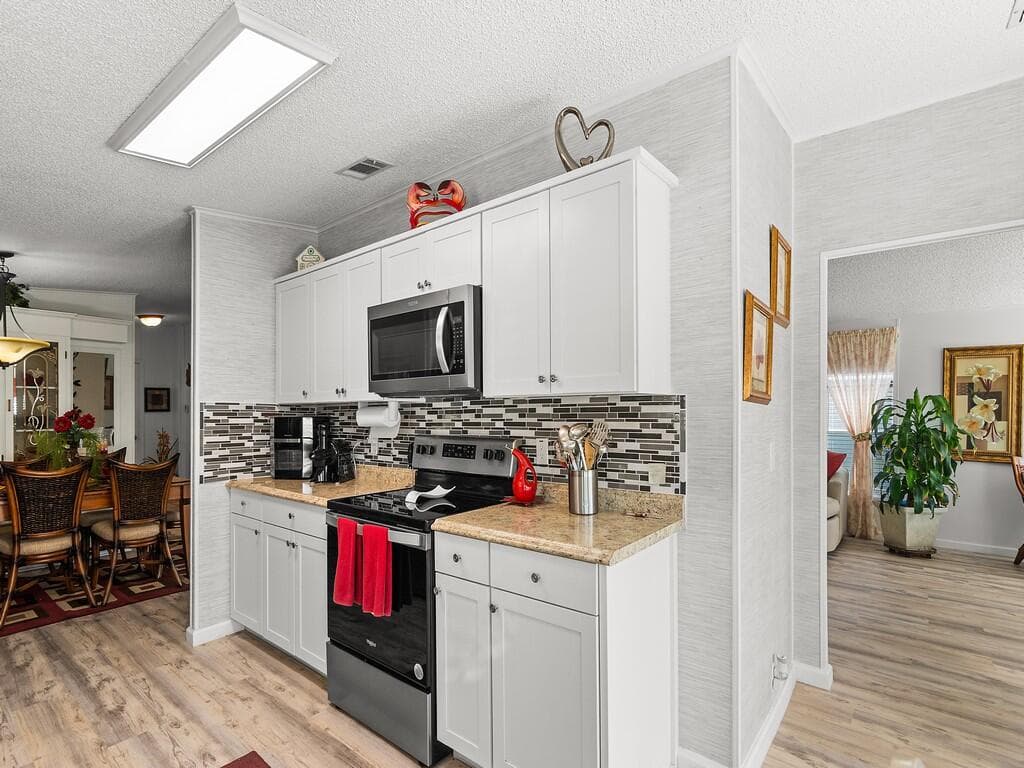 22 Mediterranean East Boulevard E, Port St. Lucie, FL 34952 13